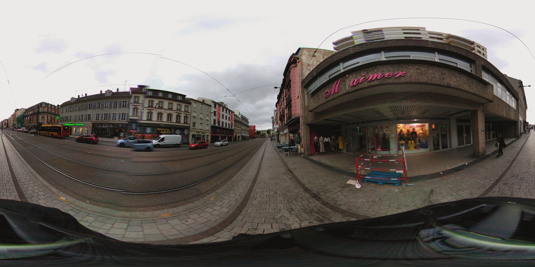 Street view near Hotel Le Strasbourg, Mulhouse — © simon_geovelo (CC BY-SA · Mapillary)