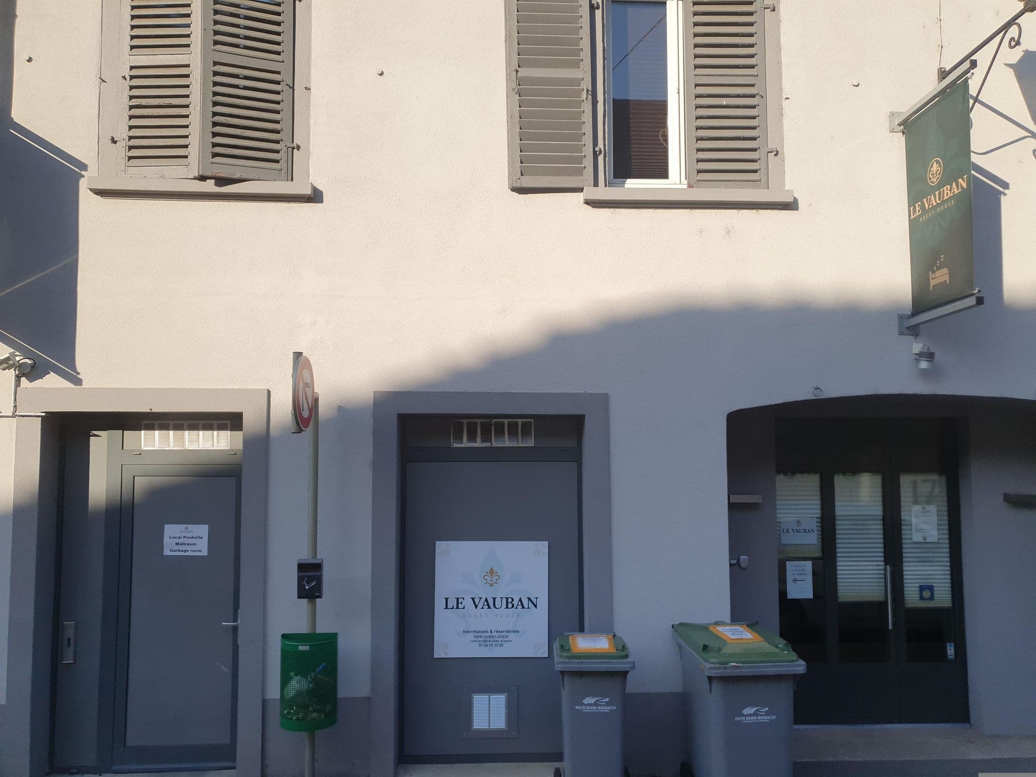 Street view near Etoile de la Citadelle, Neuf-Brisach — © pbb (CC BY-SA · Mapillary)