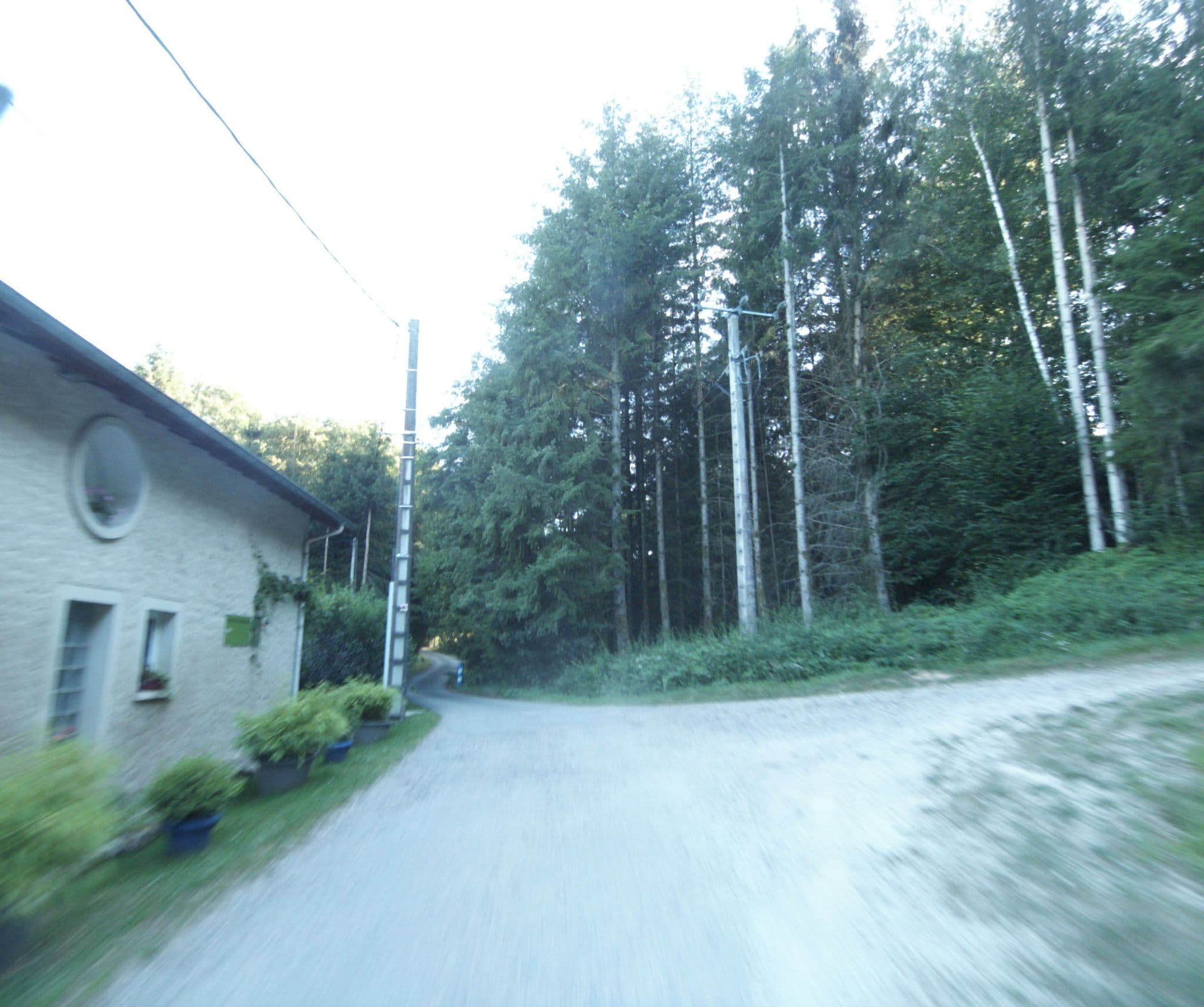 Street view near Gîte du ruisseau, Chantraine — © andrianjakavah (CC BY-SA · Mapillary)