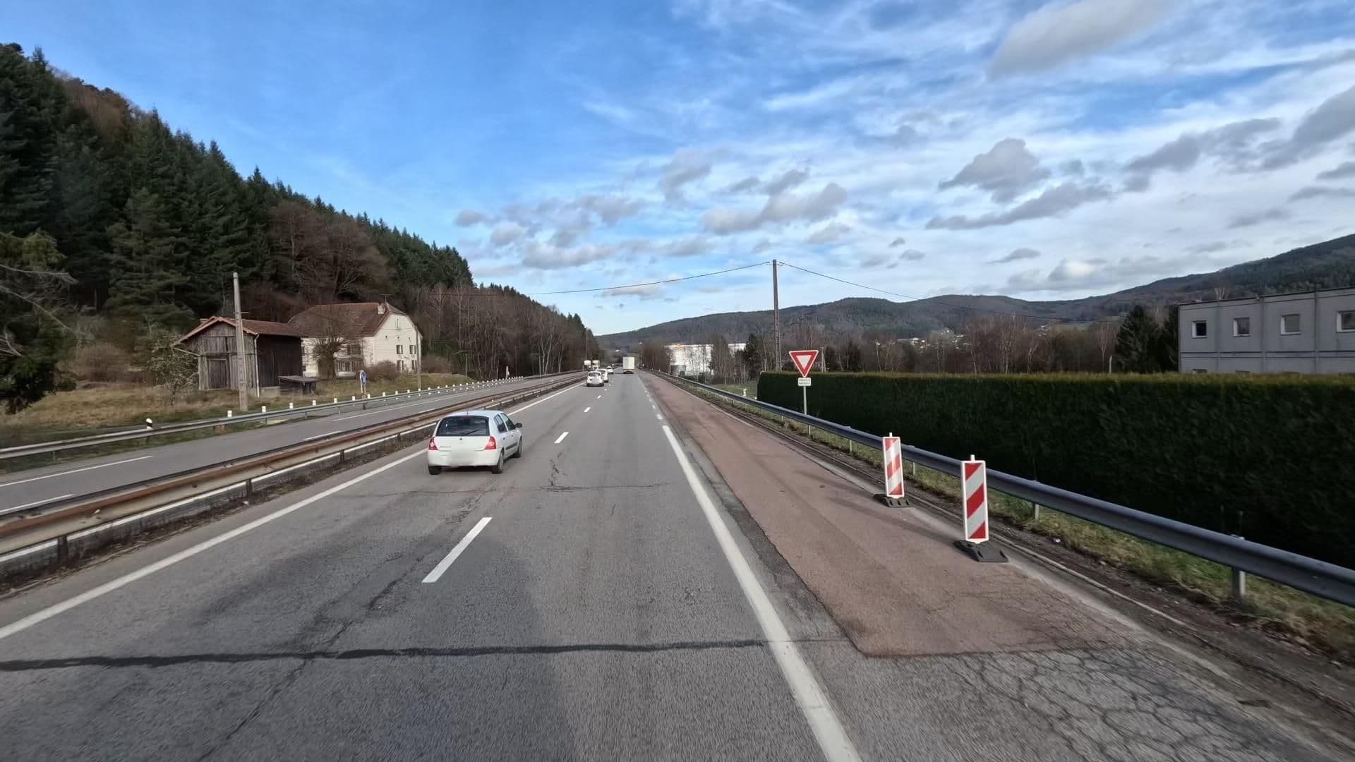 Street view near hotelF1 Remiremont Saint-Nabord, Éloyes — © bct (CC BY-SA · Mapillary)