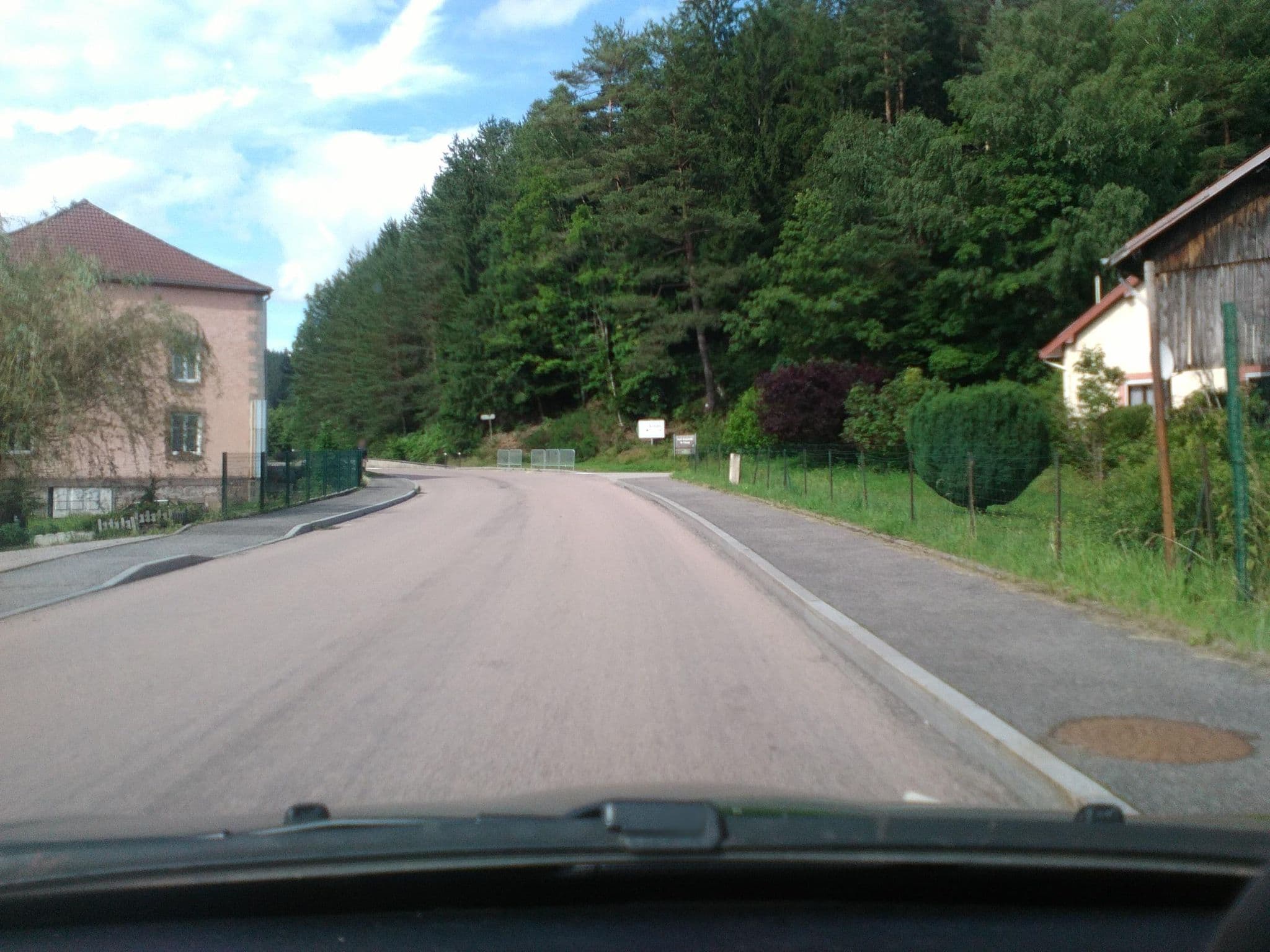 Street view near Out-Dog Adventure Park, Bruyères — © blup (CC BY-SA · Mapillary)