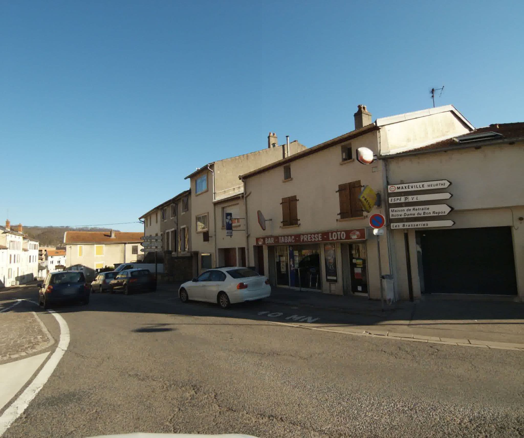 Street view near Les 3 Hélices, Maxéville — © sogefi (CC BY-SA · Mapillary)