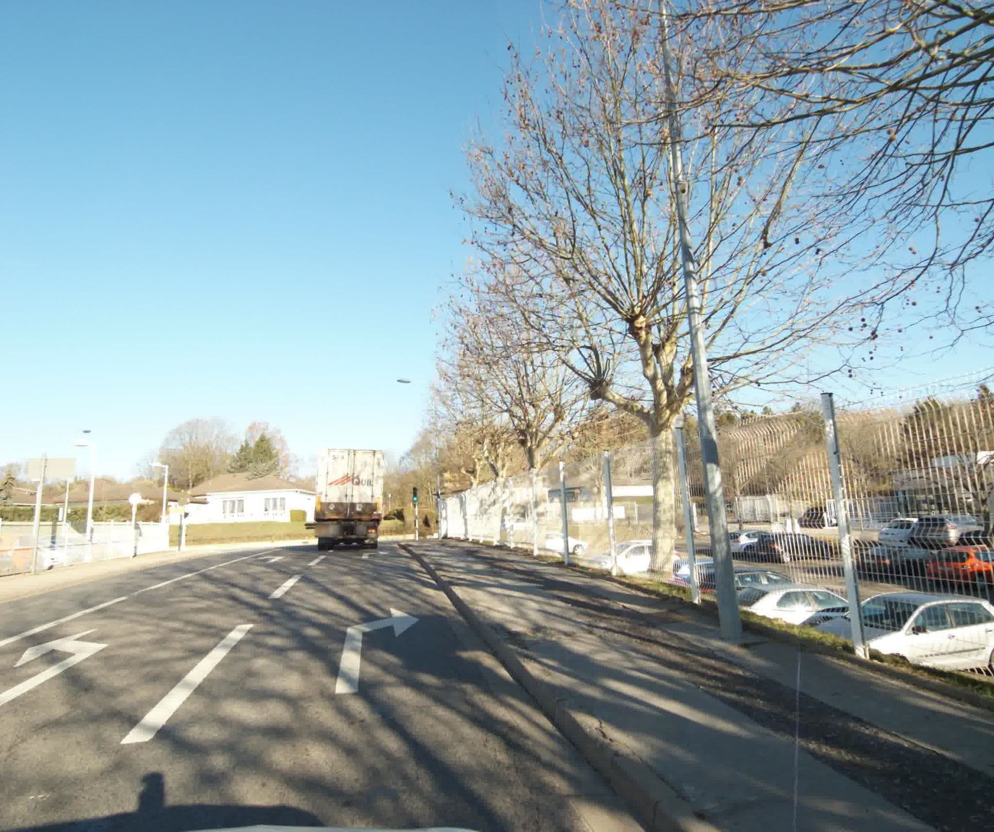 Street view near Ariane Hôtel Nancy Ouest, Laxou — © sogefi (CC BY-SA · Mapillary)