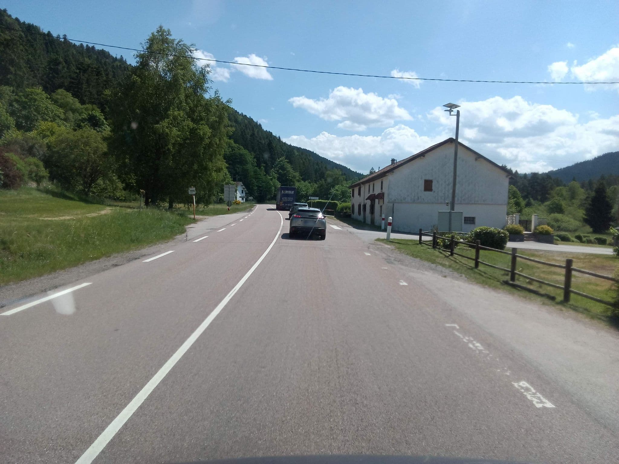 Street view near Maison de la Cleurie, Le Tholy — © mprins (CC BY-SA · Mapillary)