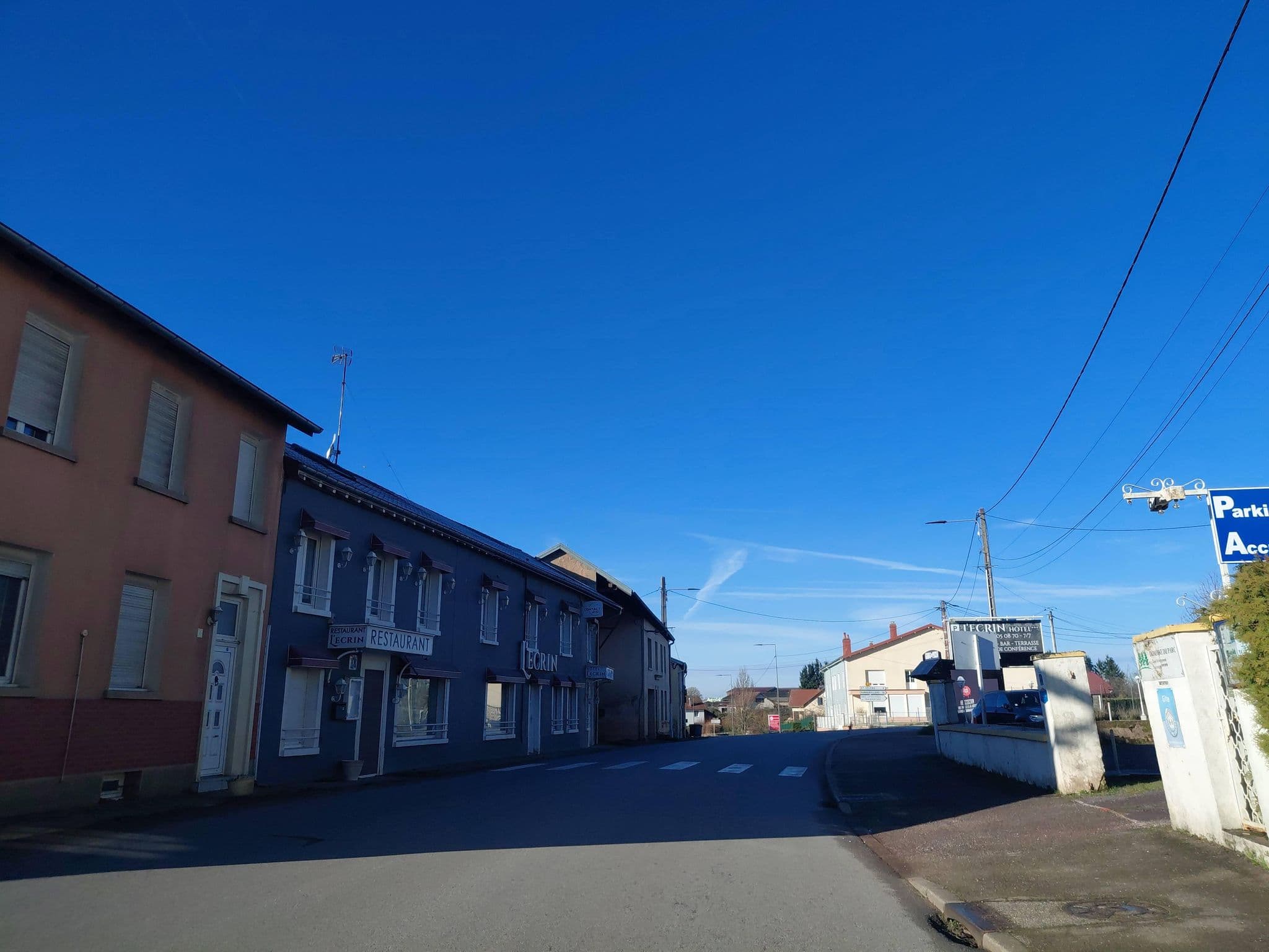 Street view near Gîtes et Chambres d'Hôtes du Maarif, Bruyères — © VTM (CC BY-SA · Mapillary)