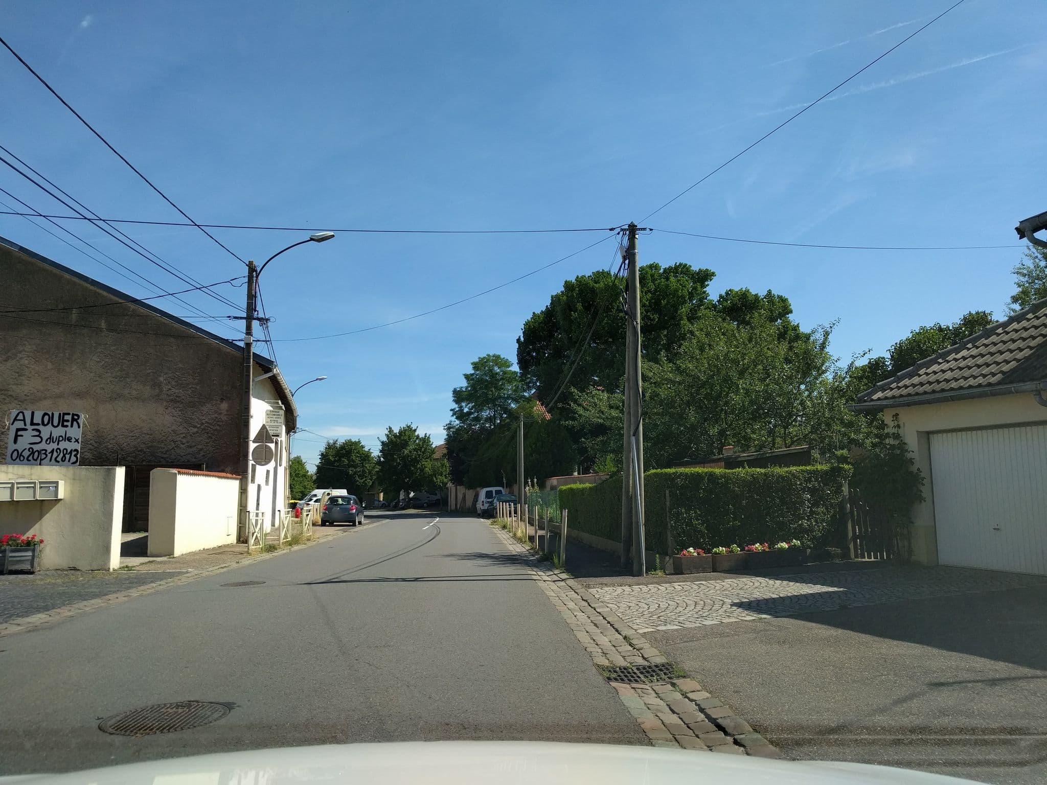 Street view near Aux Plumes de Grigy, Peltre — © mappy_sa (CC BY-SA · Mapillary)