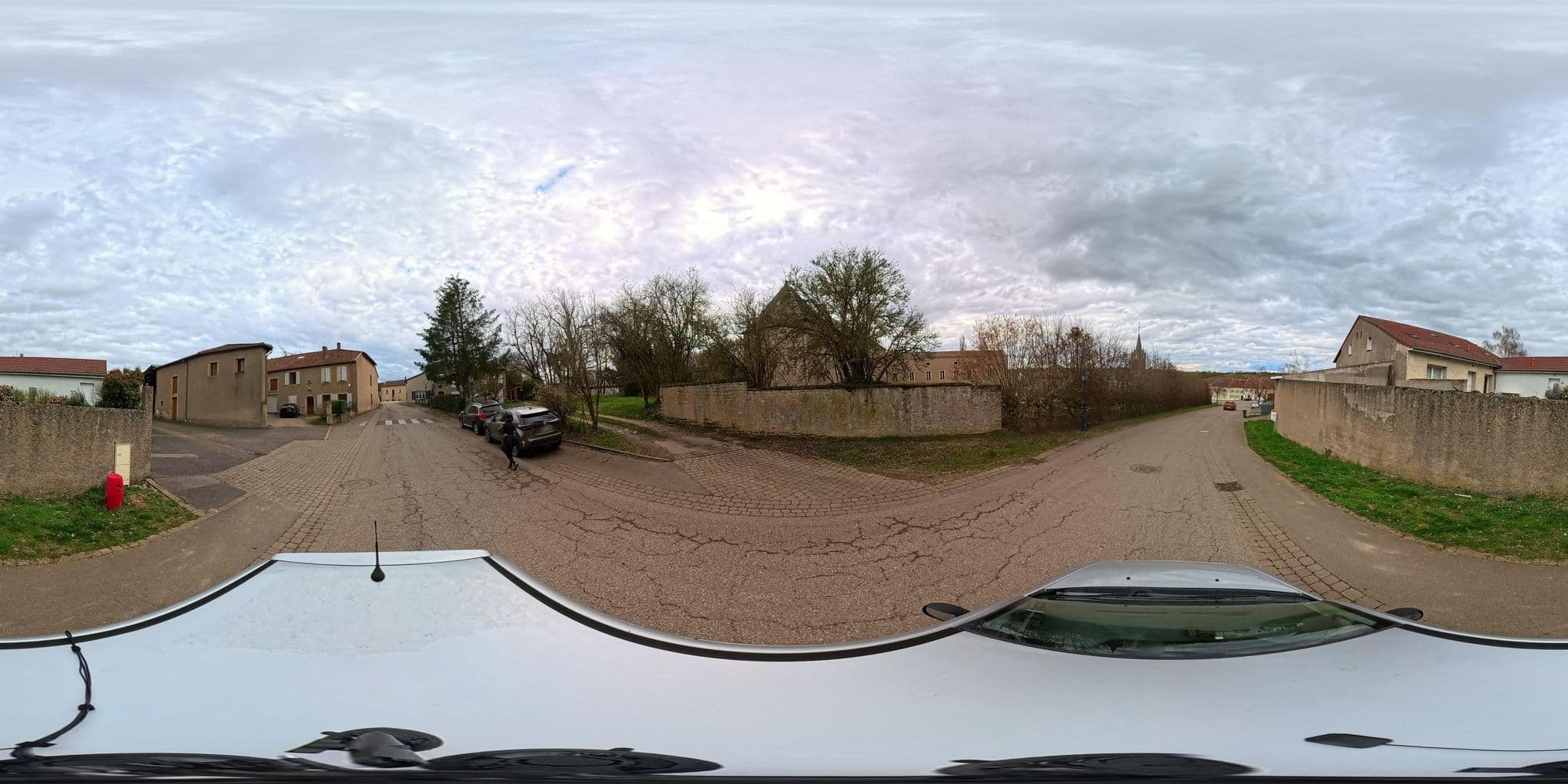Street view near Le grenier a grain, Verny — © MathiasB (CC BY-SA · Mapillary)
