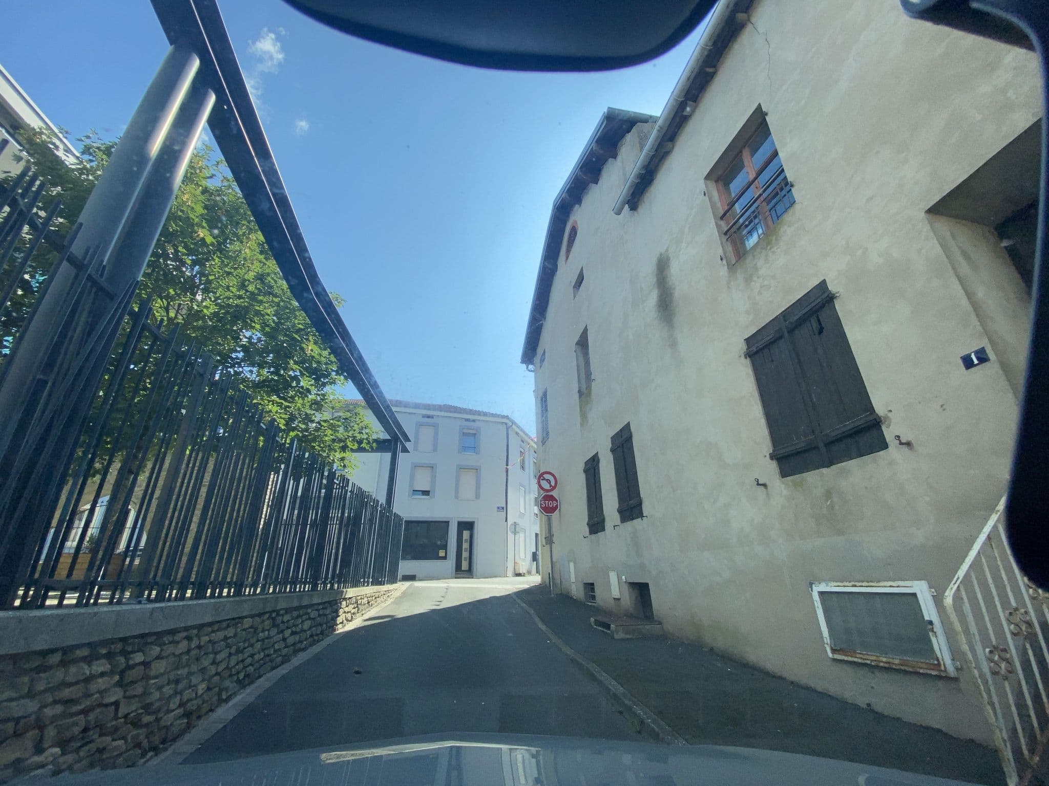 Street view near Hôtel le Chatelain, Faulquemont — © petit_jaune (CC BY-SA · Mapillary)