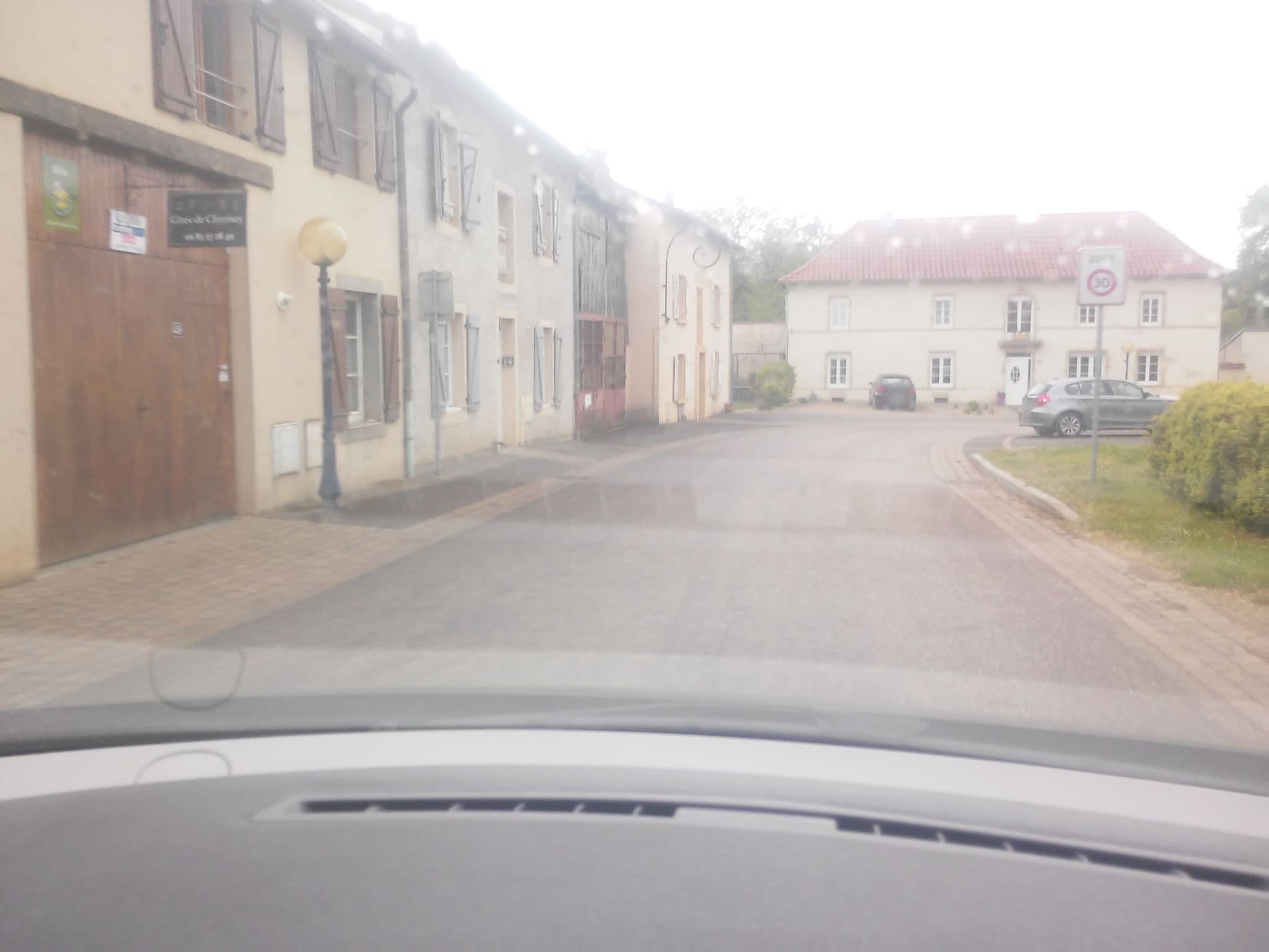 Street view near Les Gîtes de Chérisey, Verny — © locus57 (CC BY-SA · Mapillary)