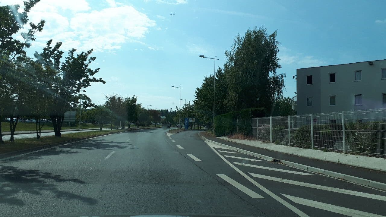 Street view near B&B Hotel Tours Nord 2 La Petite Arche, Parçay-Meslay — © lluc (CC BY-SA · Mapillary)