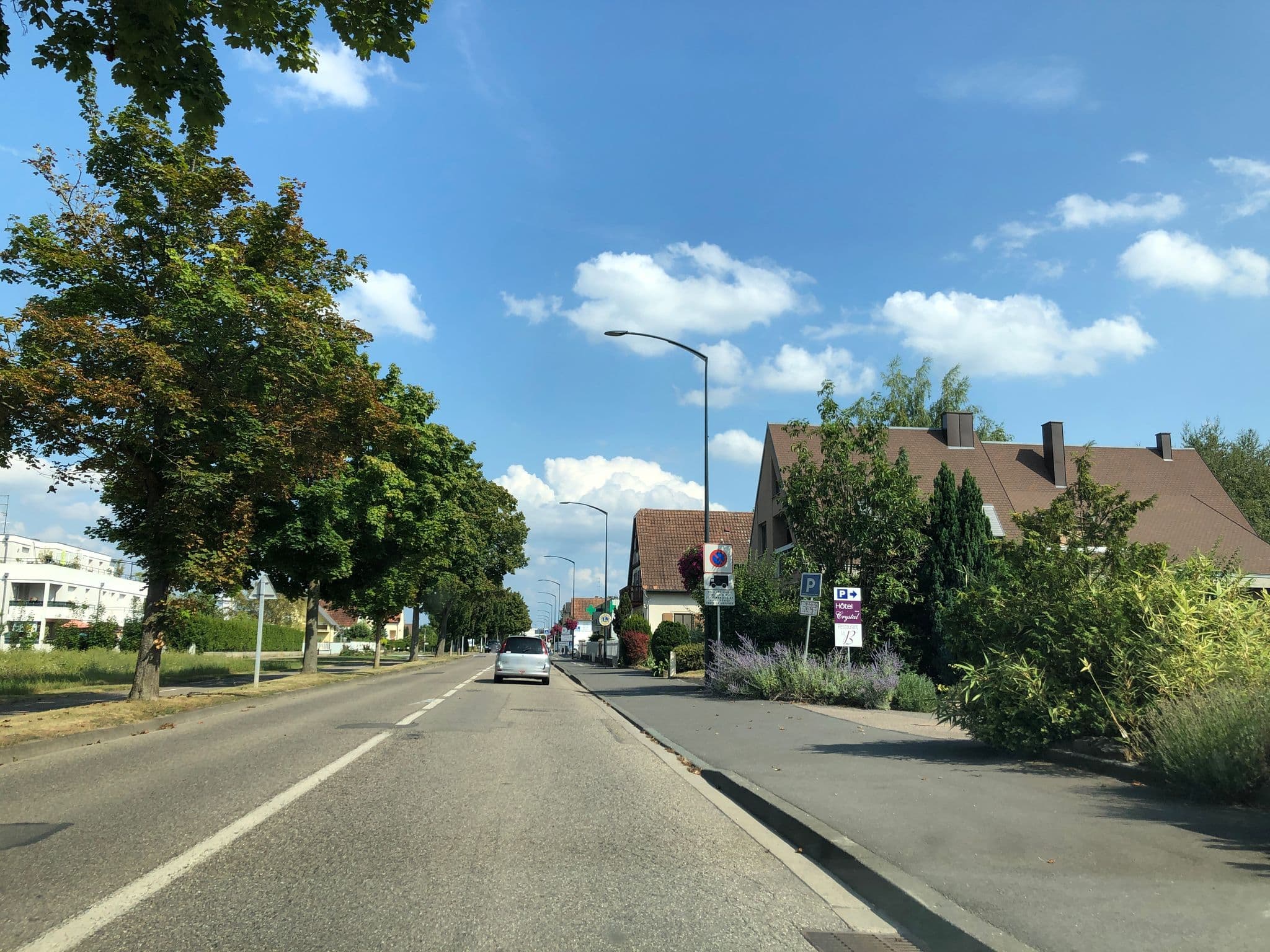 Street view near Hôtel Restaurant Crystal, Erstein — © it_s_so_funny (CC BY-SA · Mapillary)