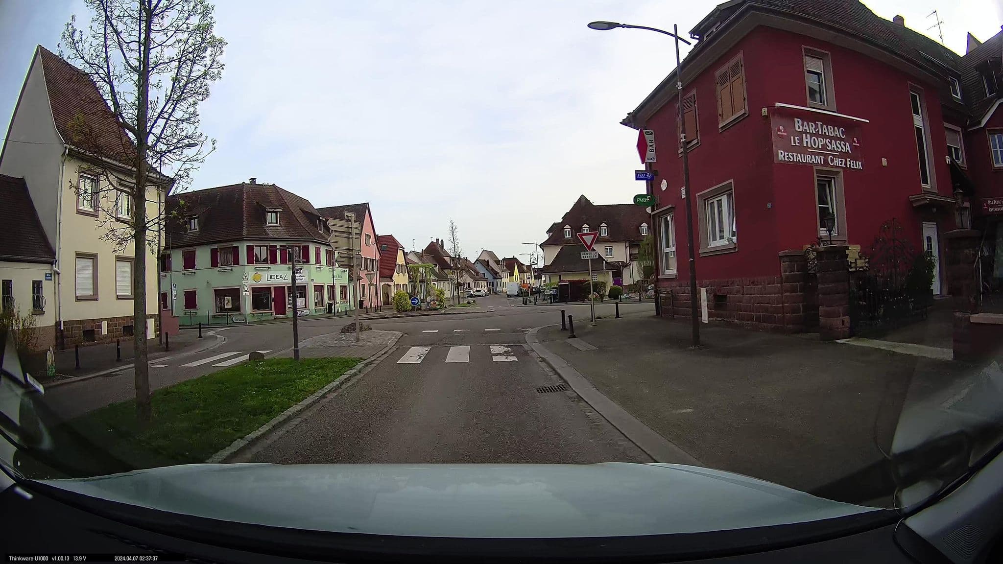 Street view near Hotel-restaurant Chez Felix, Ostheim — © maxim752 (CC BY-SA · Mapillary)
