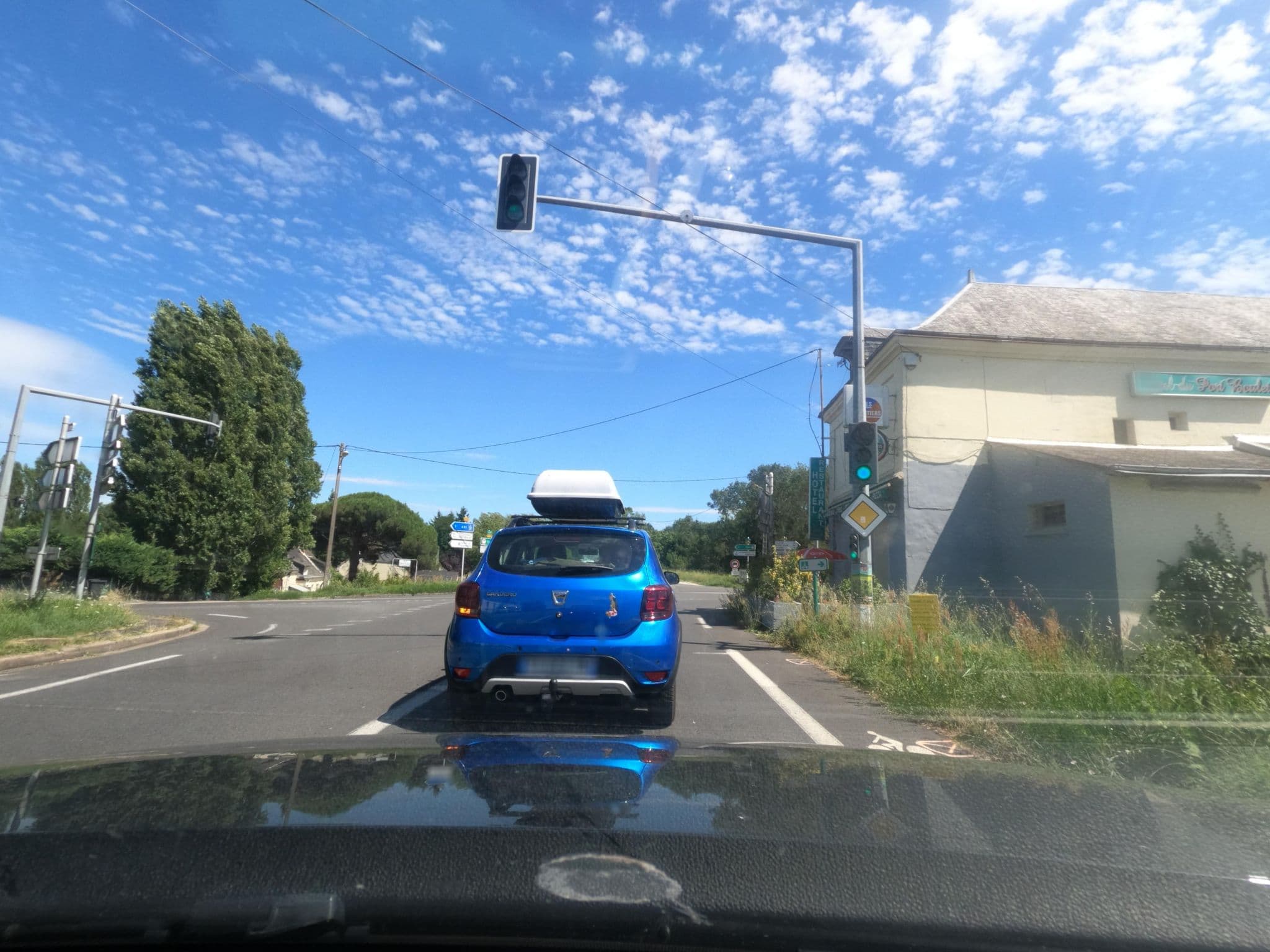 Street view near Auberge de Port-Boulet, Chouzé-sur-Loire — © uwekoch (CC BY-SA · Mapillary)