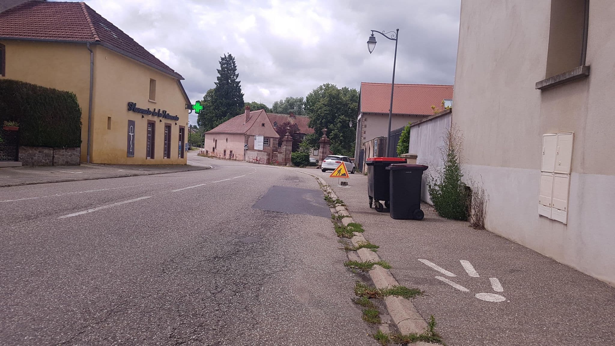 Street view near Burkel Jean Marie, Niderviller — © changchun1 (CC BY-SA · Mapillary)