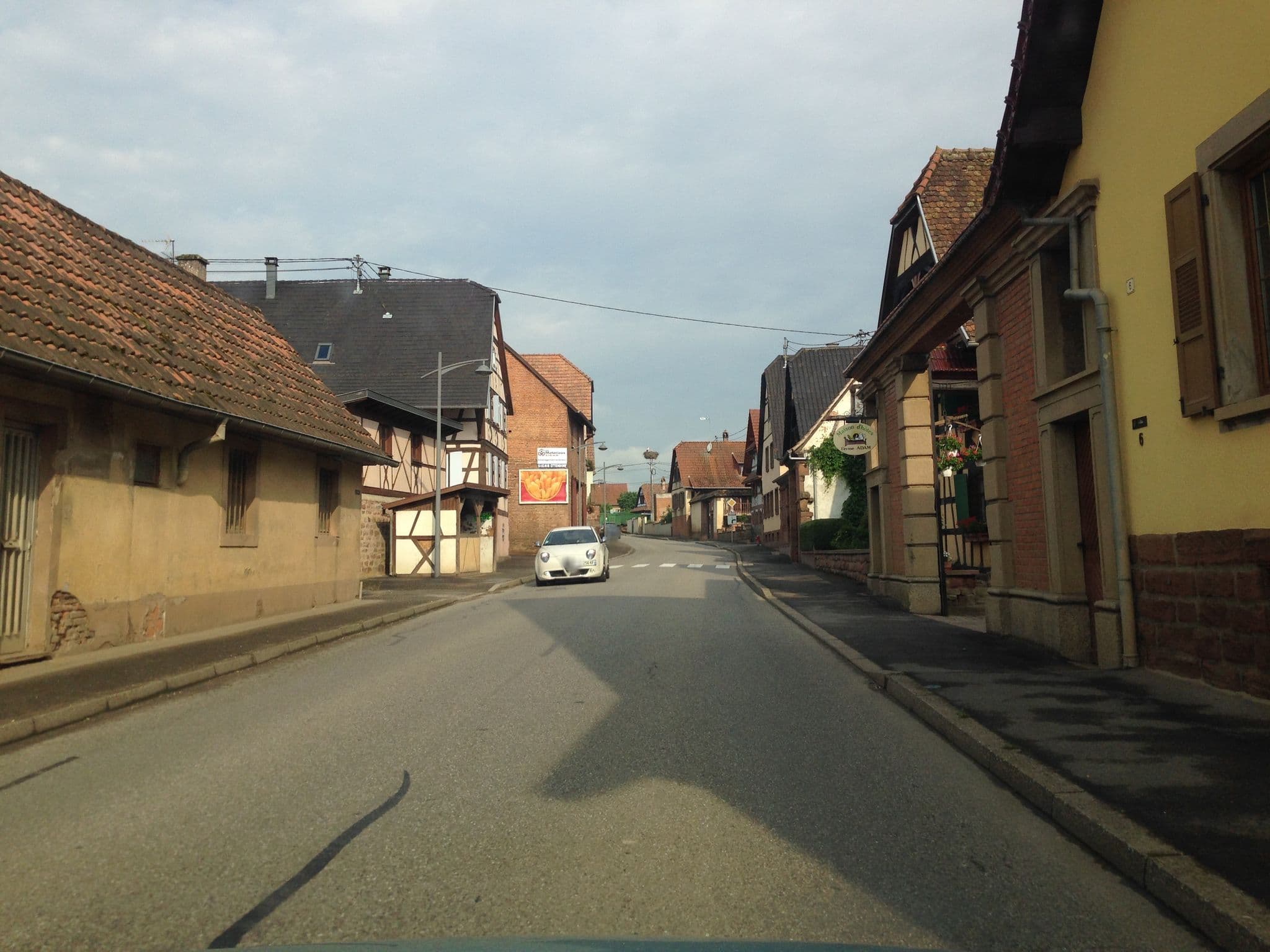 Street view near Ferme Adam, Hochfelden — © ghirlemann (CC BY-SA · Mapillary)