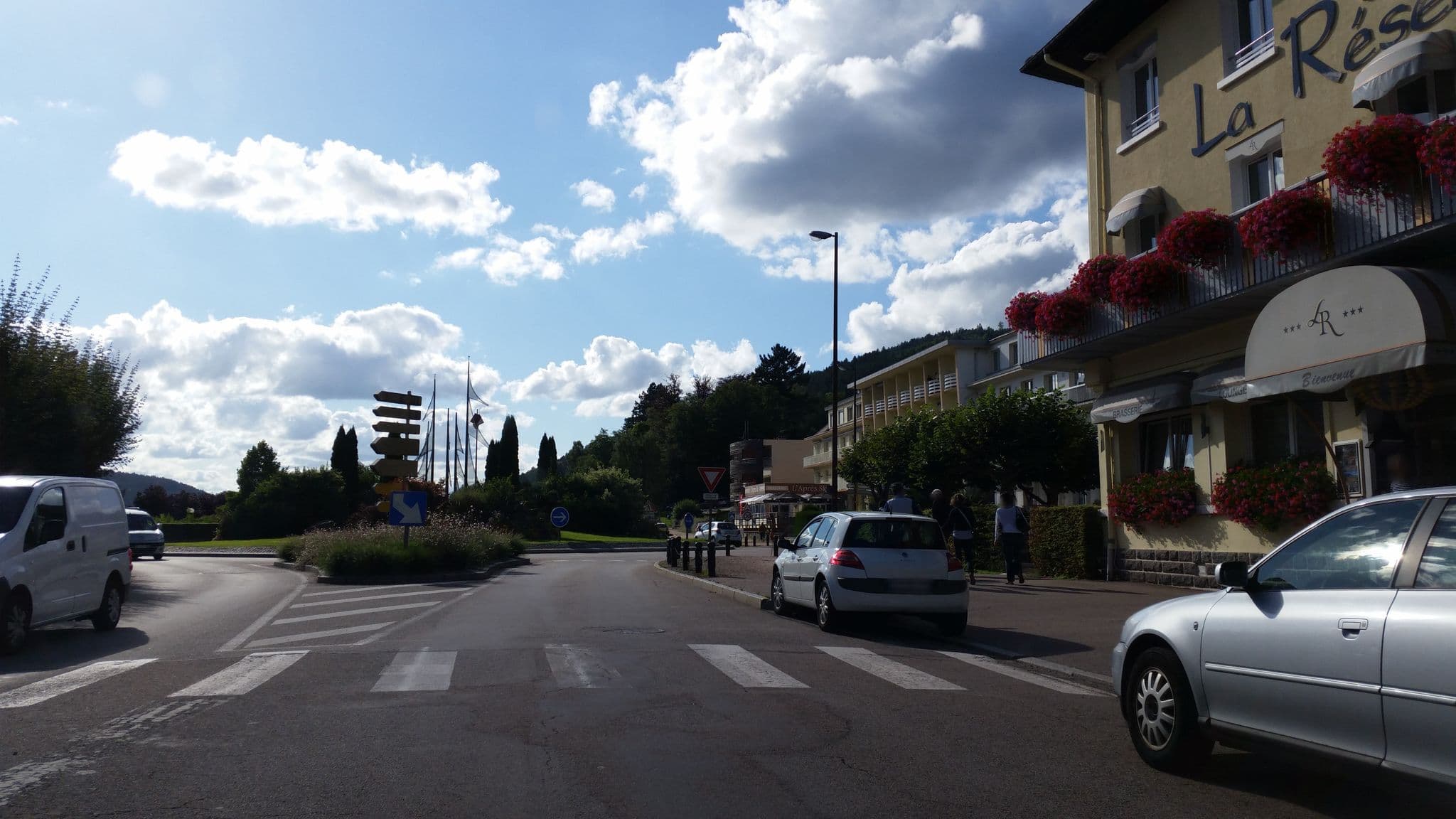 Street view near Hôtel la Réserve, Gérardmer — © it_s_so_funny (CC BY-SA · Mapillary)