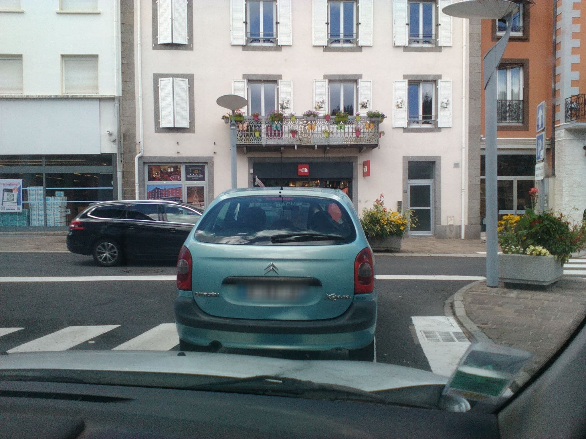 Street view near Grand Hôtel - Piscine, Gérardmer — © blap (CC BY-SA · Mapillary)