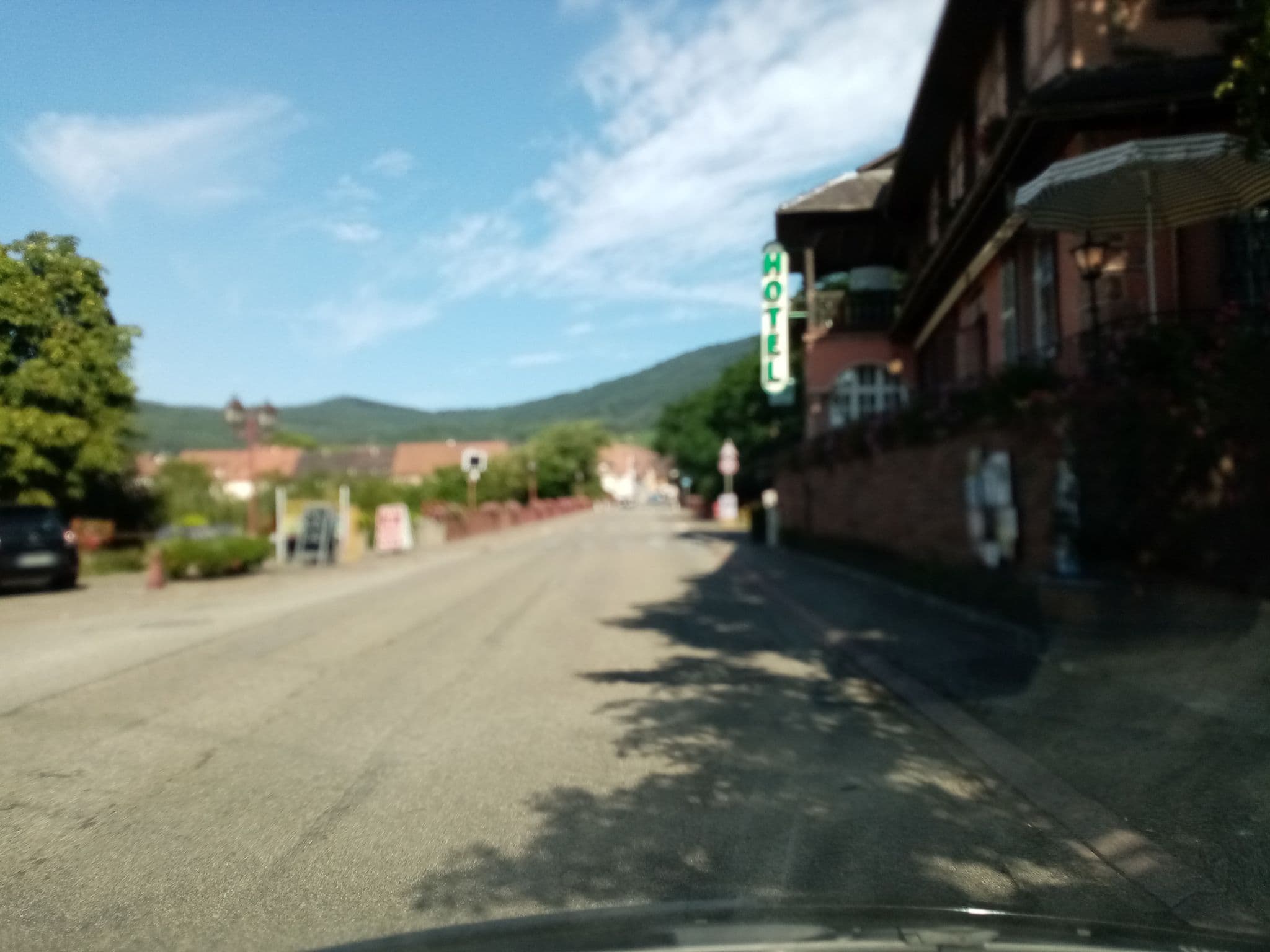 Street view near Hostellerie Munsch, Bergheim — © micmin1972 (CC BY-SA · Mapillary)