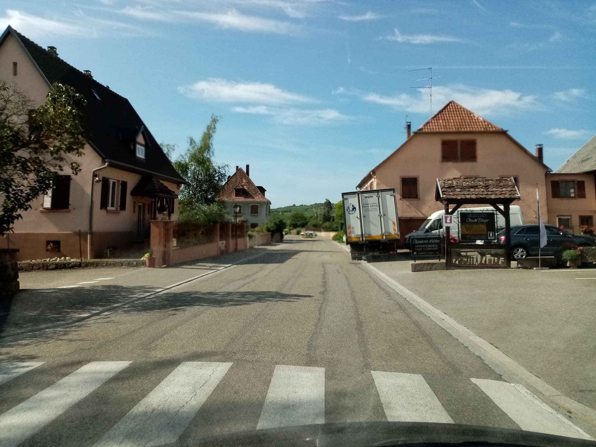 Street view near Domaine du Vindmuehl, Bergheim — © micmin1972 (CC BY-SA · Mapillary)