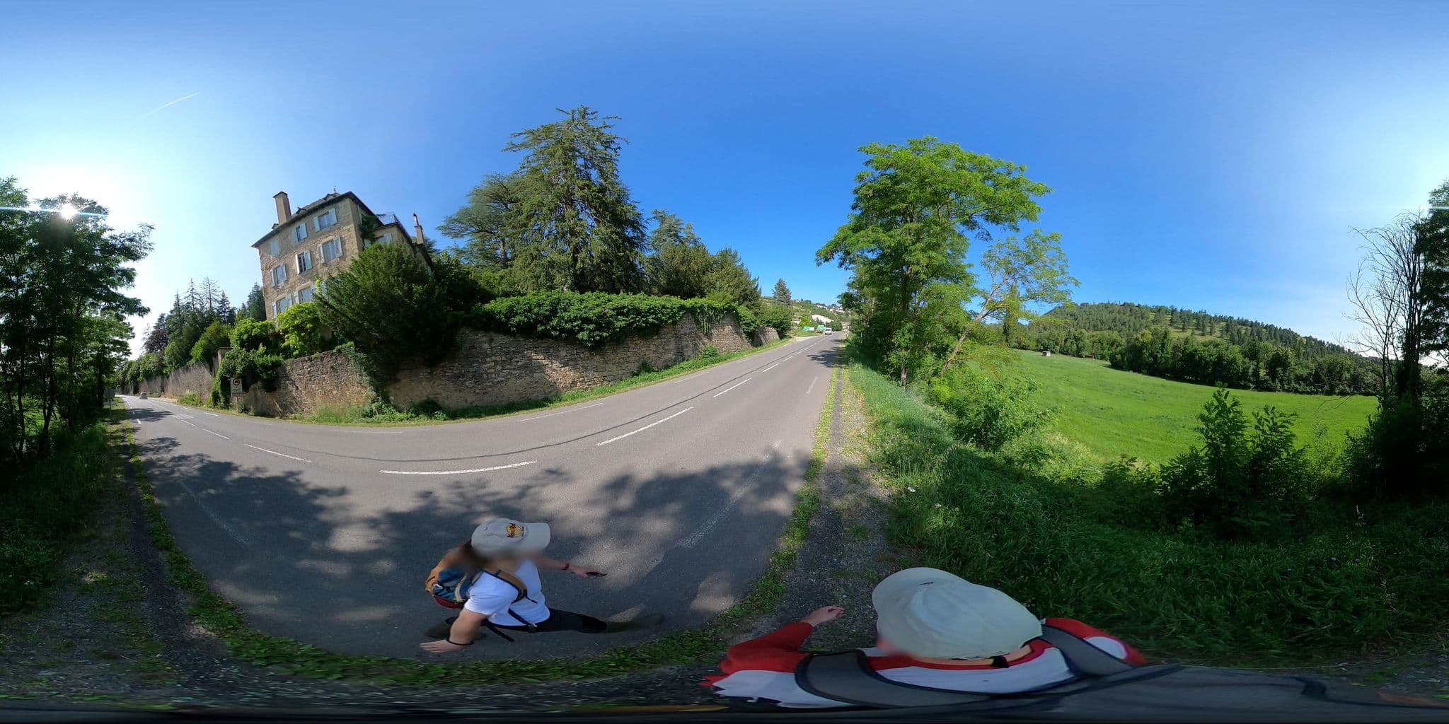 Street view near Domaine de Carrière, Montrodat — © SMLD48 (CC BY-SA · Mapillary)