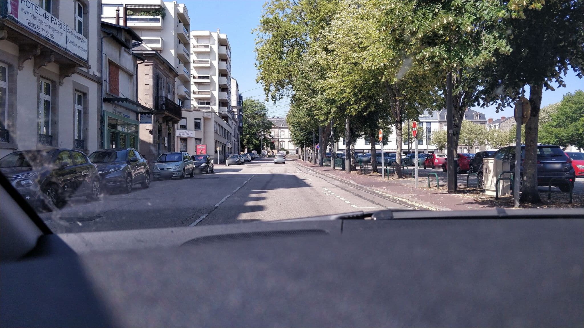 Street view near Hôtel de Paris, Limoges — © philou87 (CC BY-SA · Mapillary)
