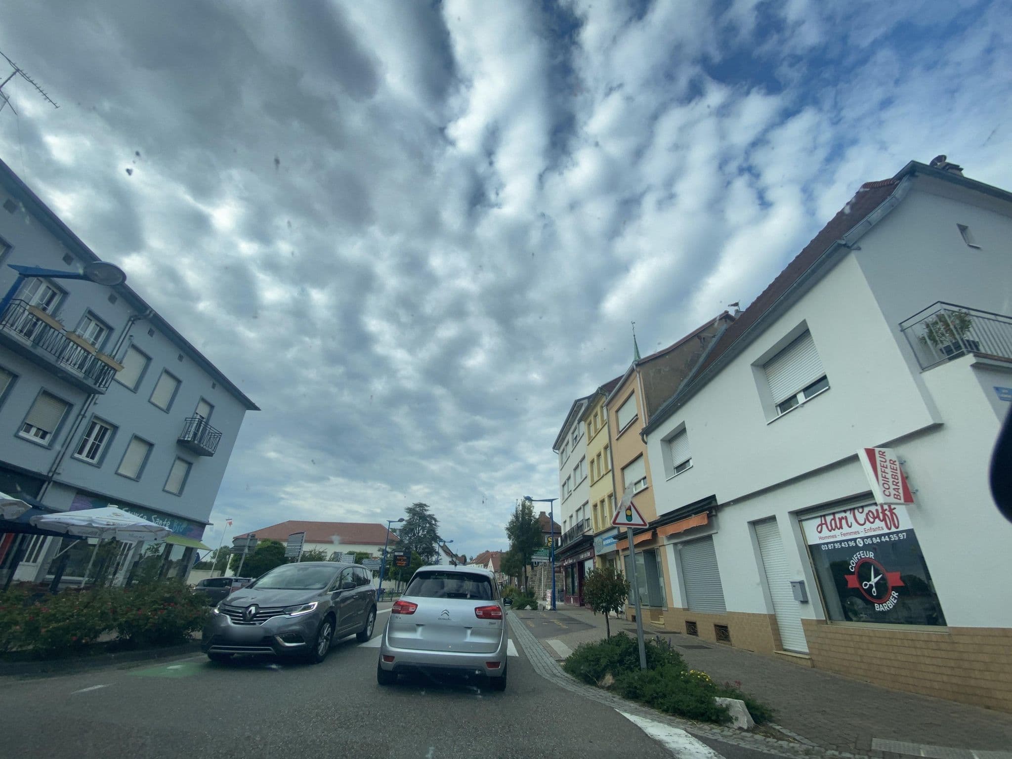 Street view near Café Restaurant Hôtel Central, Holving — © petit_jaune (CC BY-SA · Mapillary)