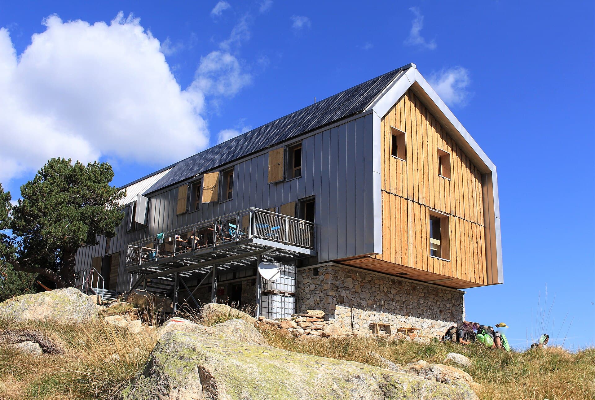 Refuge de Campana de Cloutou (via Wikimedia Commons, CC BY-SA 4.0)