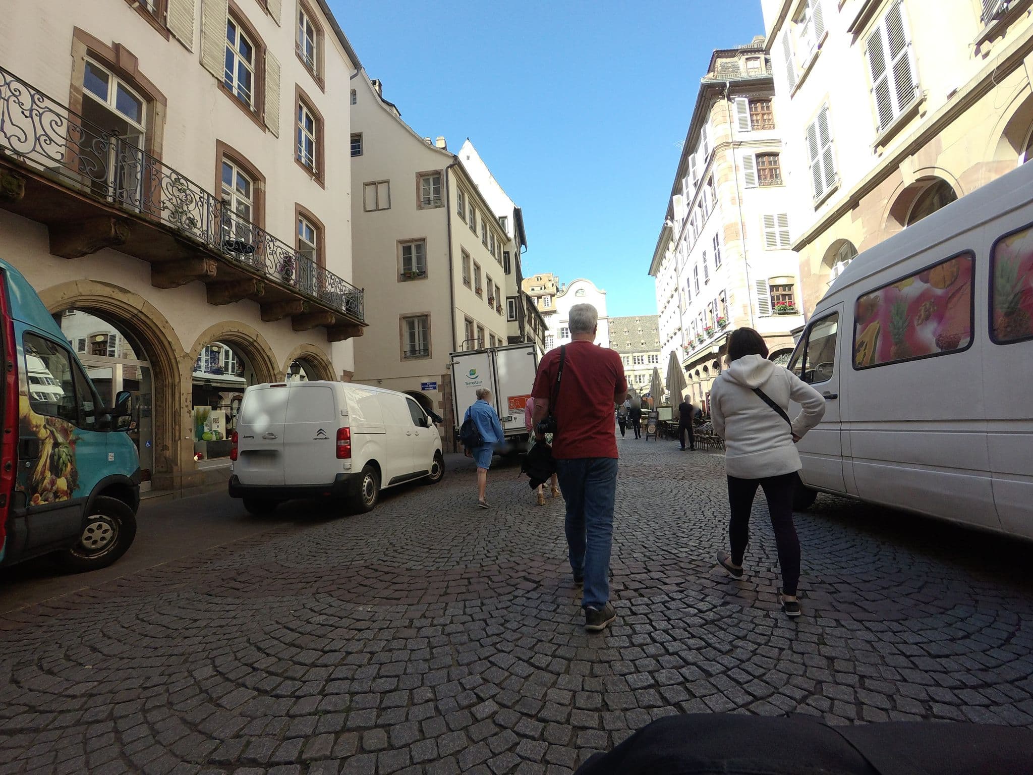 Street view near Face à la cathédrale, Strasbourg — © larshelmin (CC BY-SA · Mapillary)