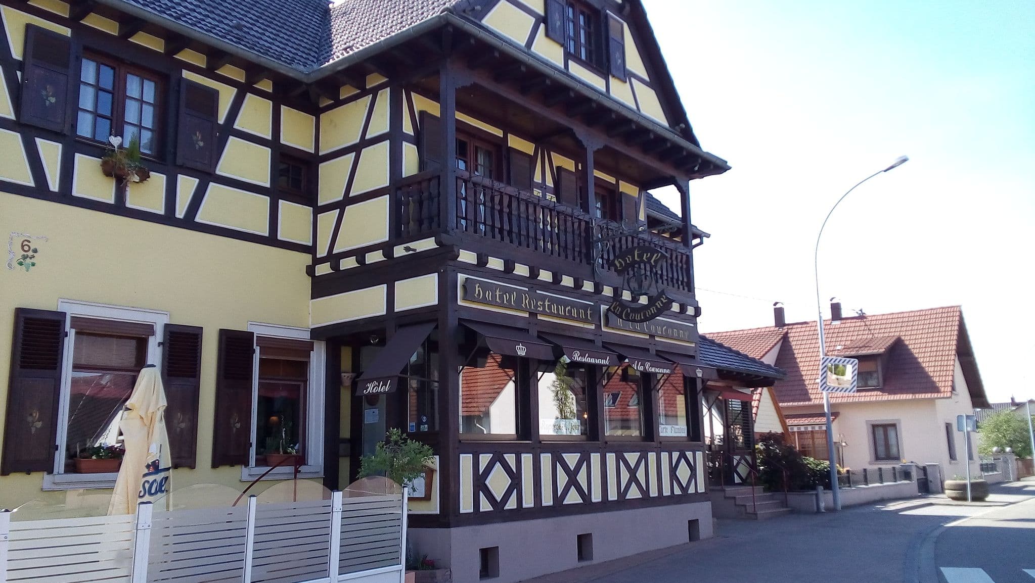 Street view near Hôtel Restaurant A la Couronne, Kilstett — © karthoo (CC BY-SA · Mapillary)