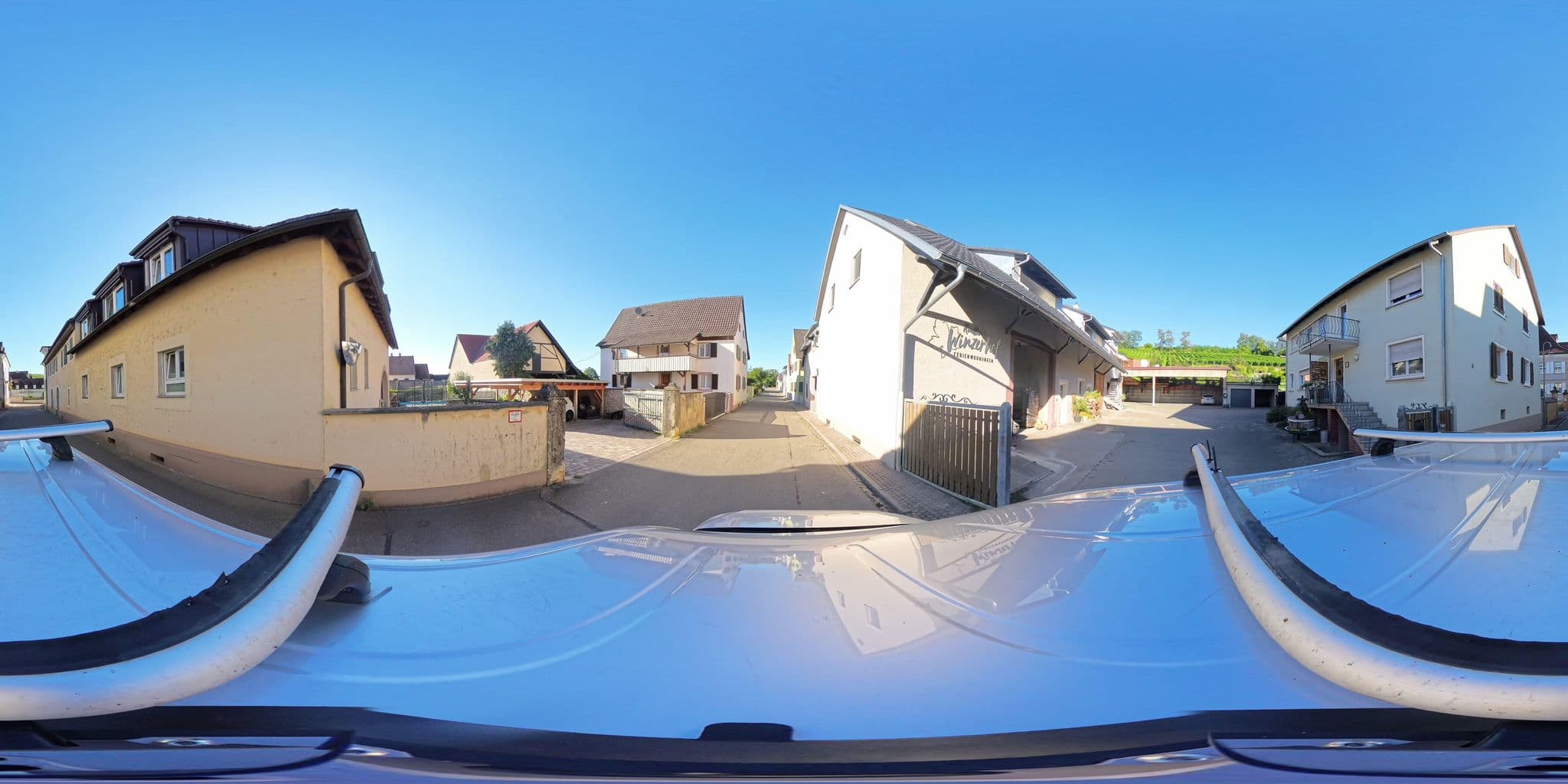 Street view near Rüdlins Winzerhof, Auggen — © tasmaniadevil (CC BY-SA · Mapillary)