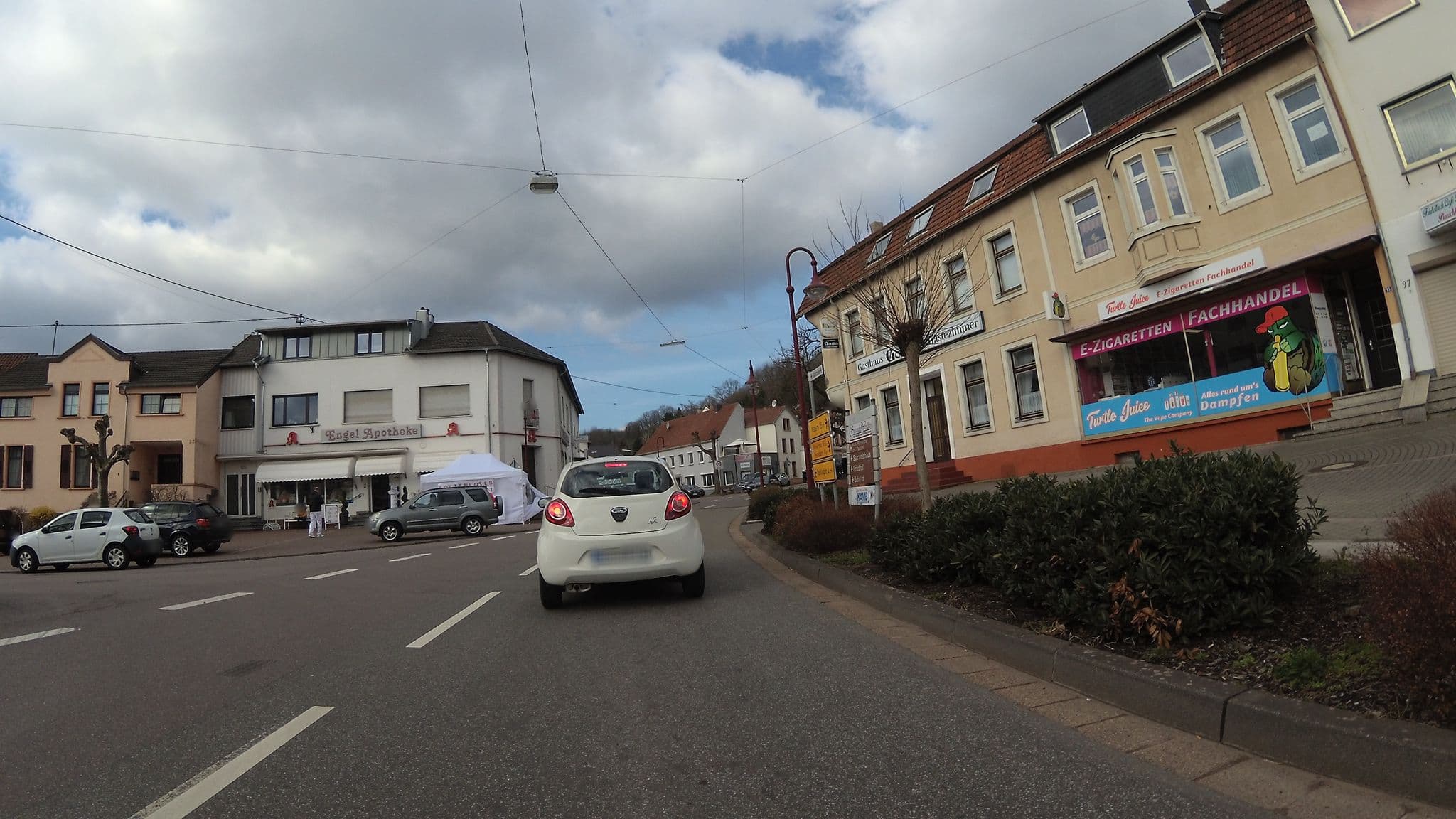 Street view near Gasthaus und Hotel Gottlieb Hotel, Beckingen — © teddy73 (CC BY-SA · Mapillary)