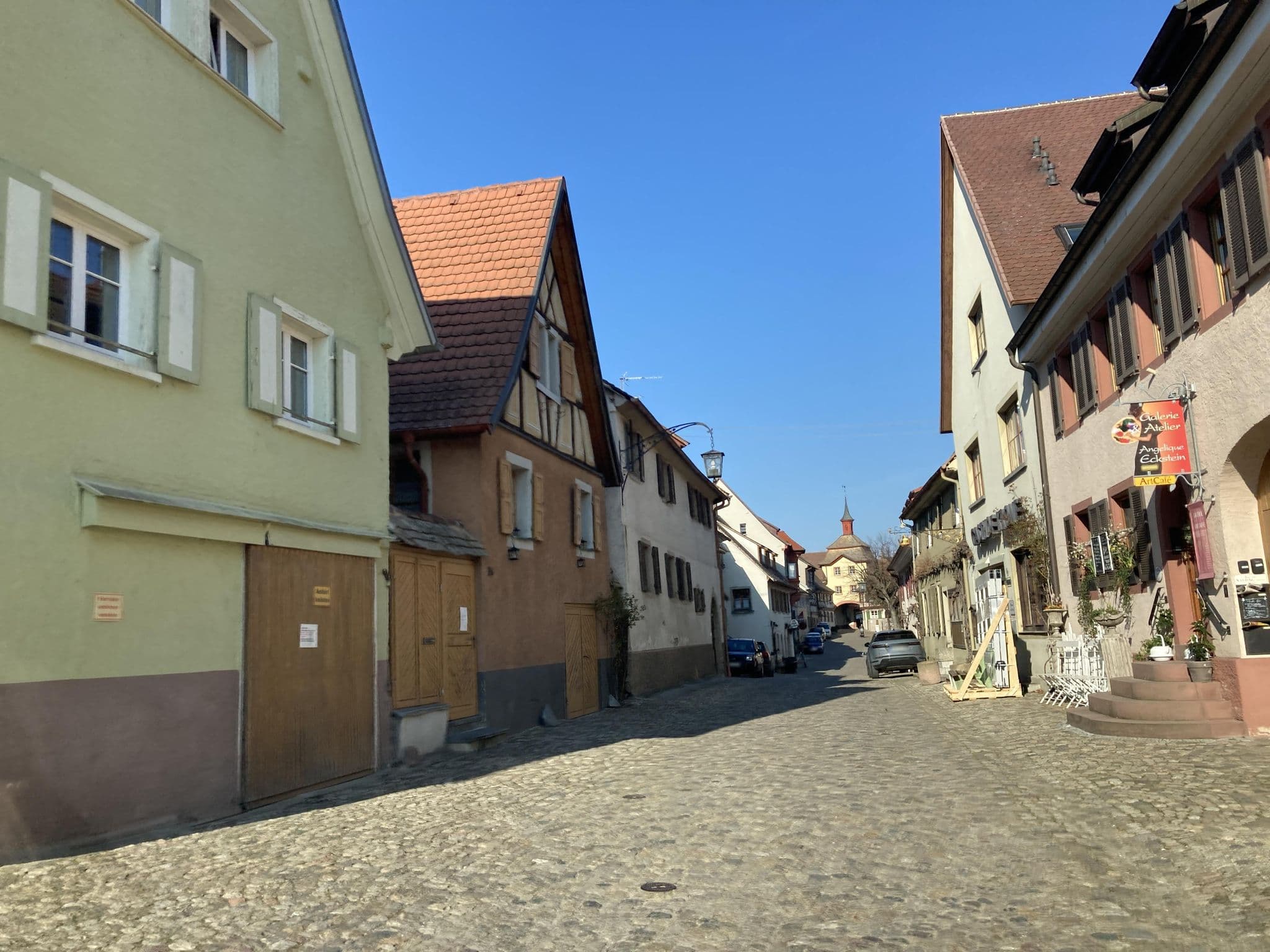 Street view near Ferienwohnung Eckstein, Oberrotweil — © tasmaniadevil (CC BY-SA · Mapillary)