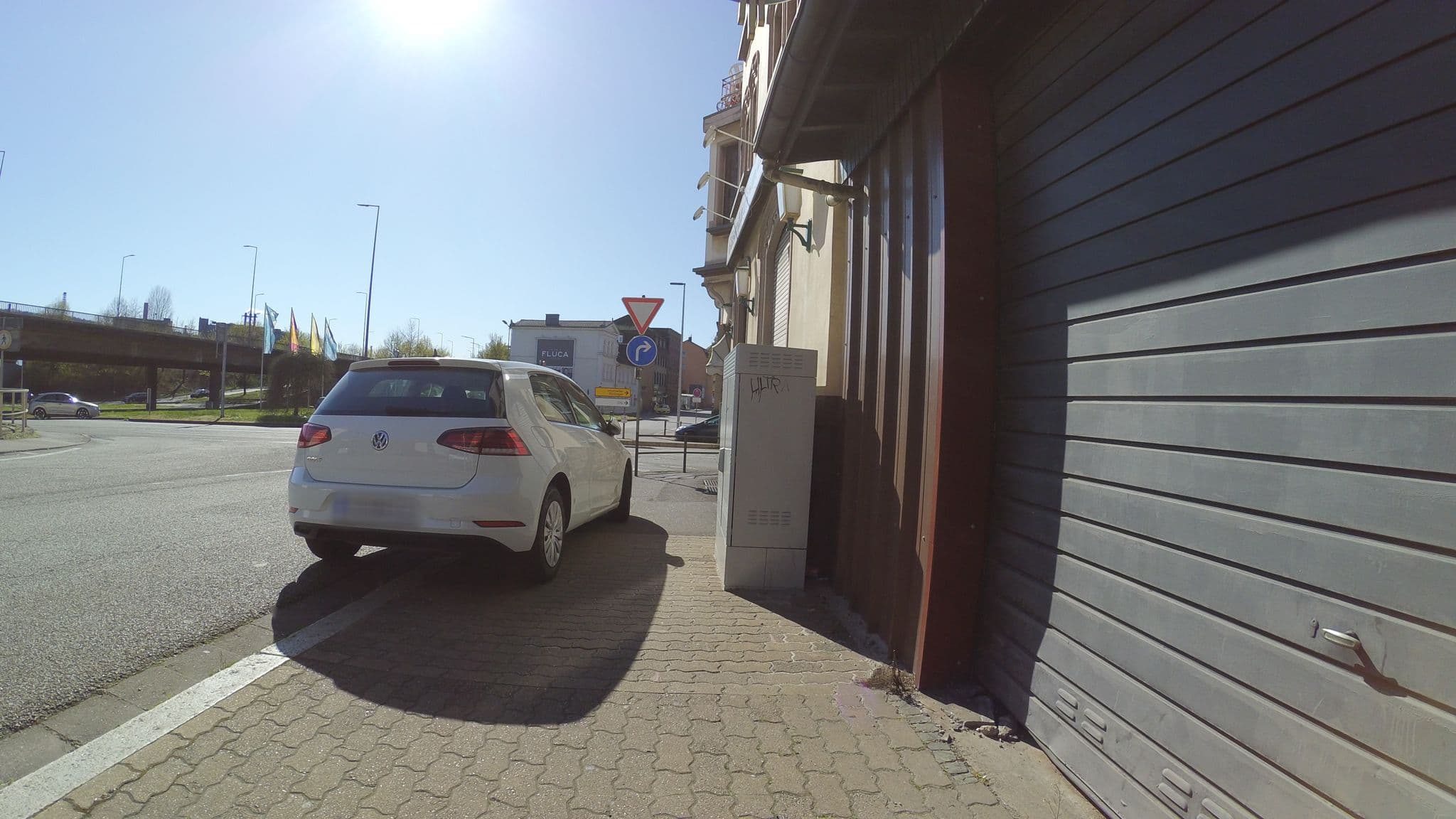Street view near Gästehaus Völklingen, Völklingen — © teddy73 (CC BY-SA · Mapillary)