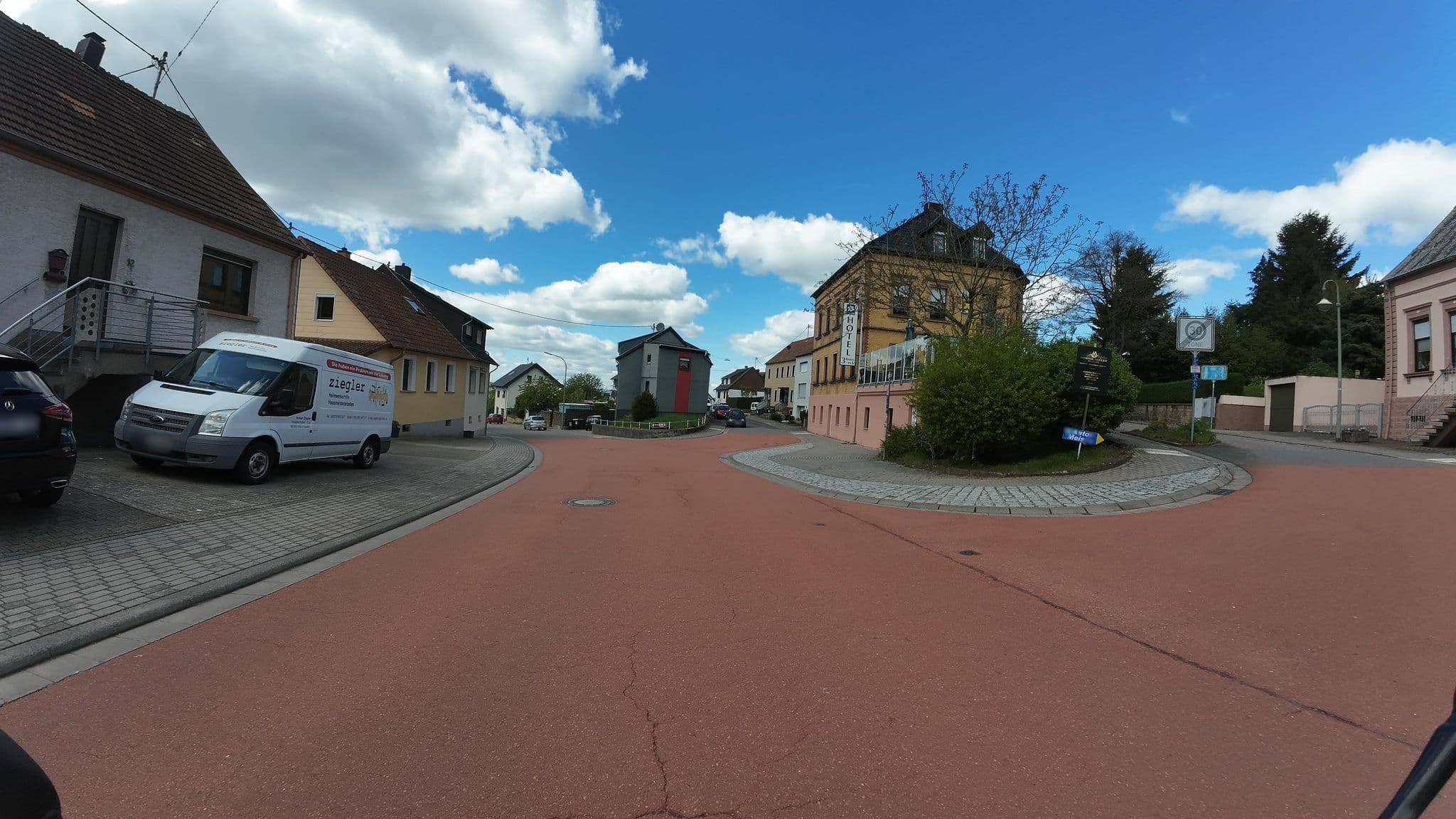 Street view near Hotel - Bistro - 3-Eck, Merchweiler — © teddy73 (CC BY-SA · Mapillary)