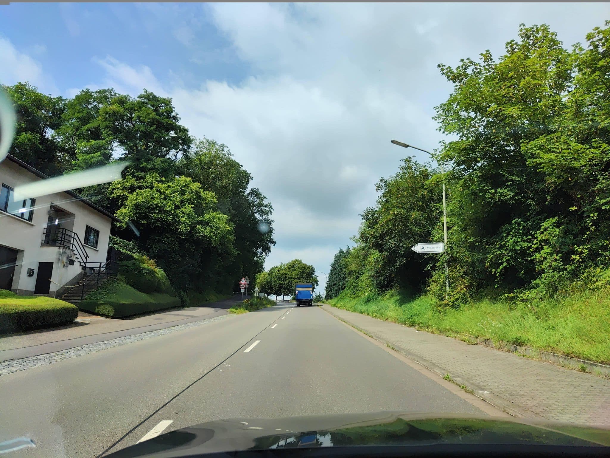 Street view near Schwimmbad Pension, Lebach — © teddy73 (CC BY-SA · Mapillary)