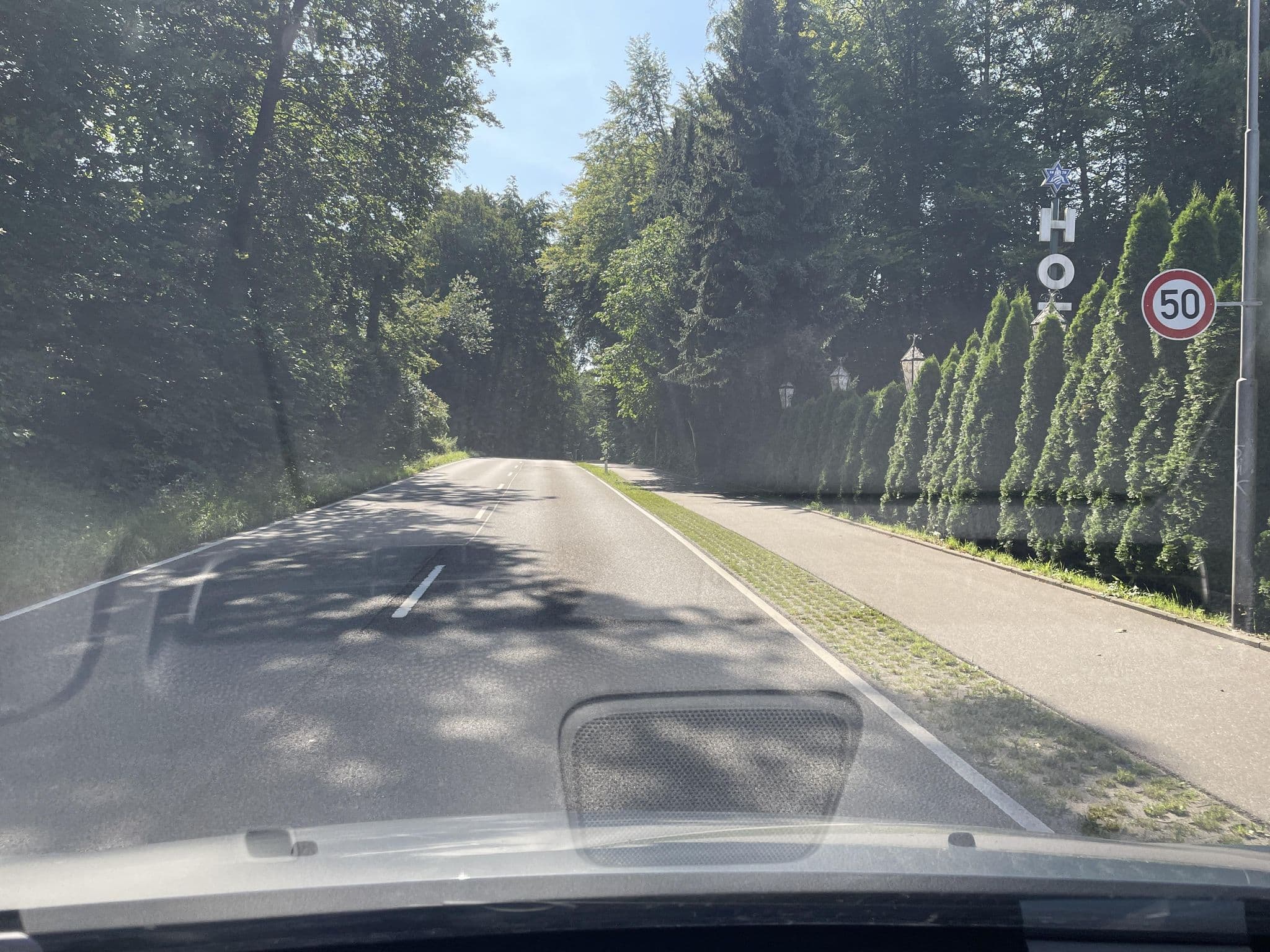 Street view near Hotel Seewald an der Universität Saarbrücken Familie Seewald, Sulzbach — © tartaros (CC BY-SA · Mapillary)