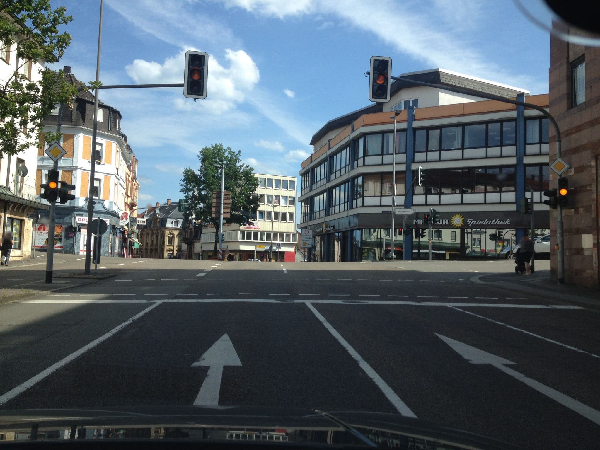 Street view near Ferienwohnung Fiwa FeWo-1 und FeWo-2, Pirmasens — © teddy73 (CC BY-SA · Mapillary)