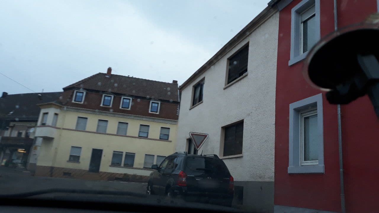 Street view near Ferienwohnung Haus Sascha, Blieskastel — © glglgl (CC BY-SA · Mapillary)