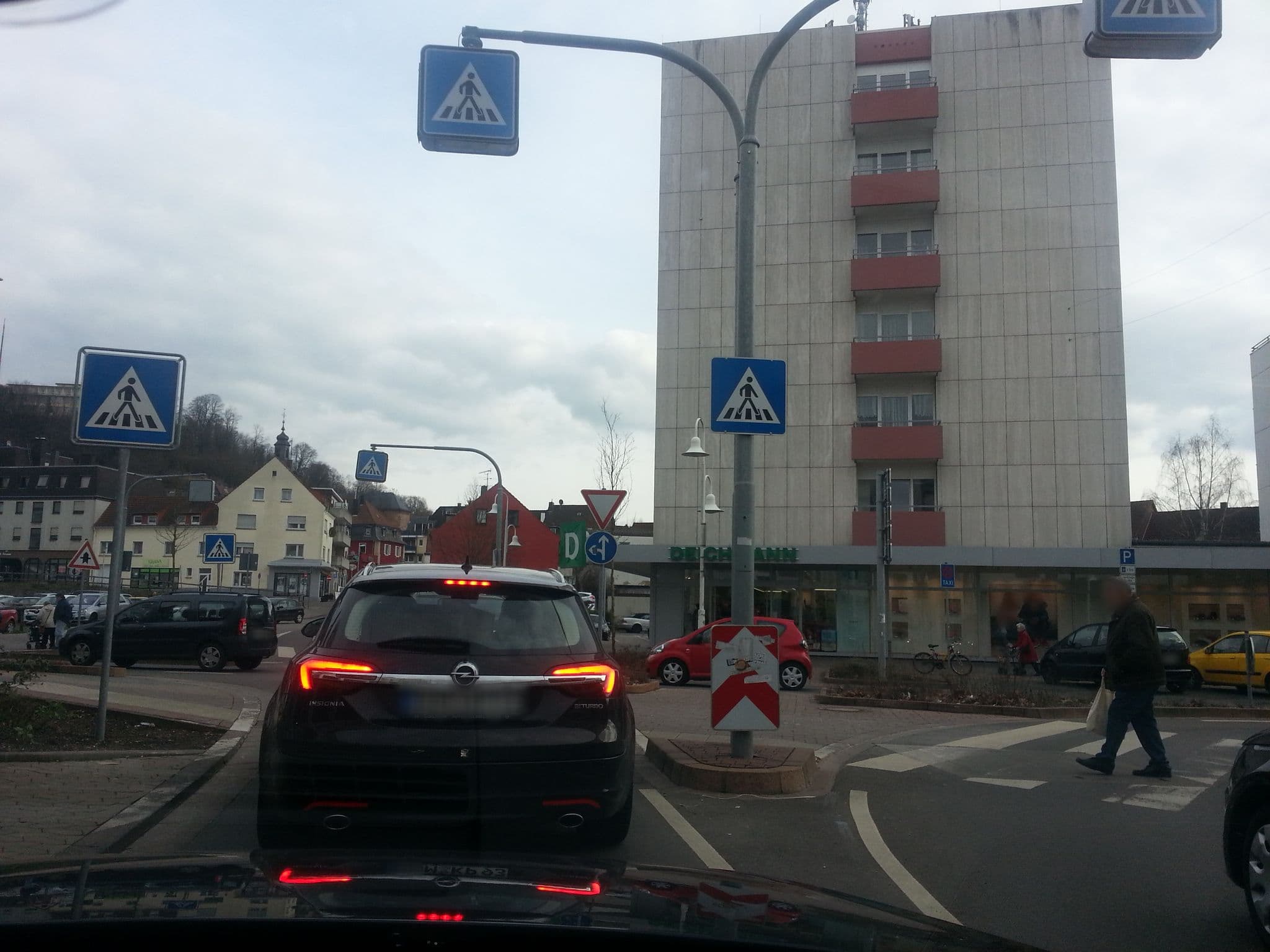 Street view near Hotel Euler, Homburg — © teddy73 (CC BY-SA · Mapillary)