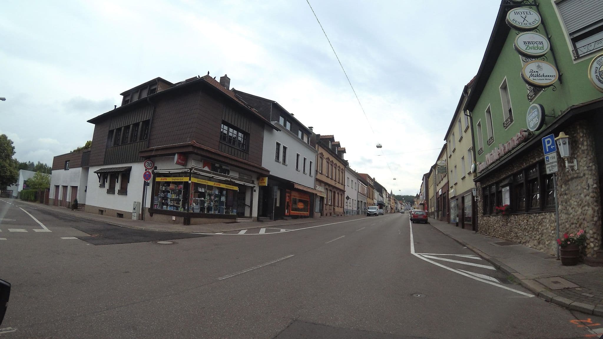 Street view near Zum Mühlehannes, Sankt Ingbert — © teddy73 (CC BY-SA · Mapillary)