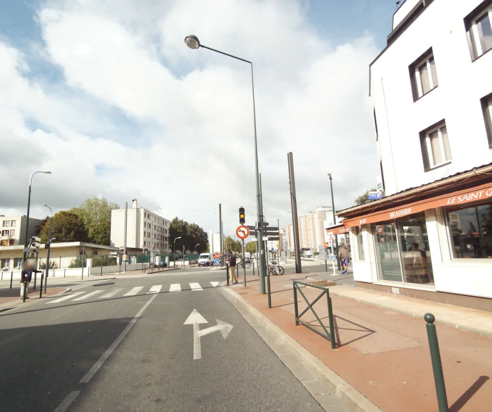 Street view near Le Saint-Georges, Meudon-la-Forêt — © sogefi (CC BY-SA · Mapillary)