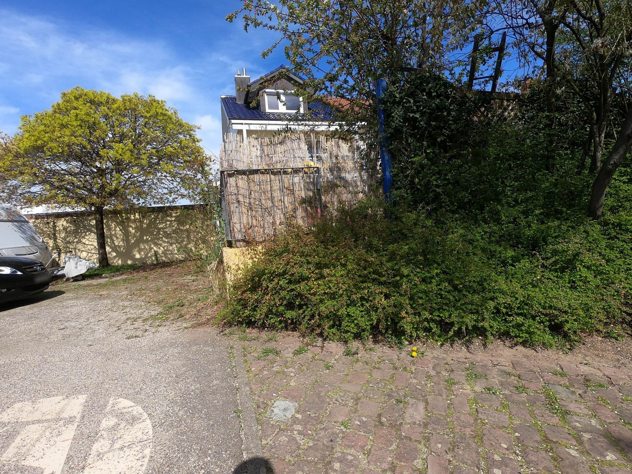 Street view near Privatzimmer Lichter, Merzhausen — © luisziavo (CC BY-SA · Mapillary)