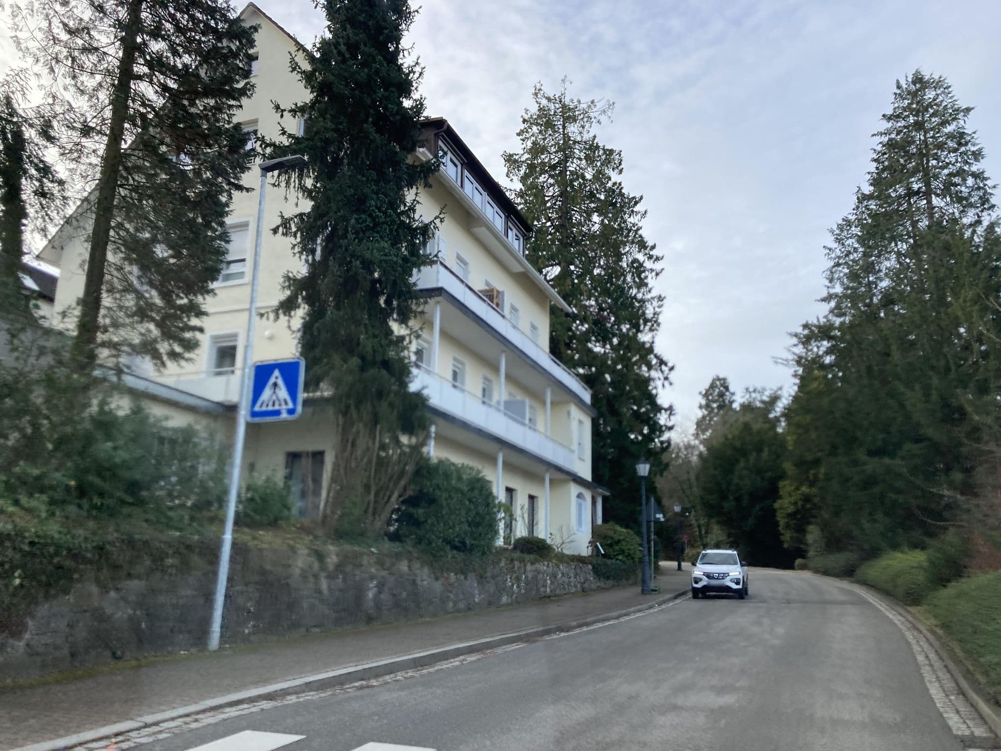 Street view near Lebenskunst Badenweiler, Badenweiler — © tasmaniadevil (CC BY-SA · Mapillary)