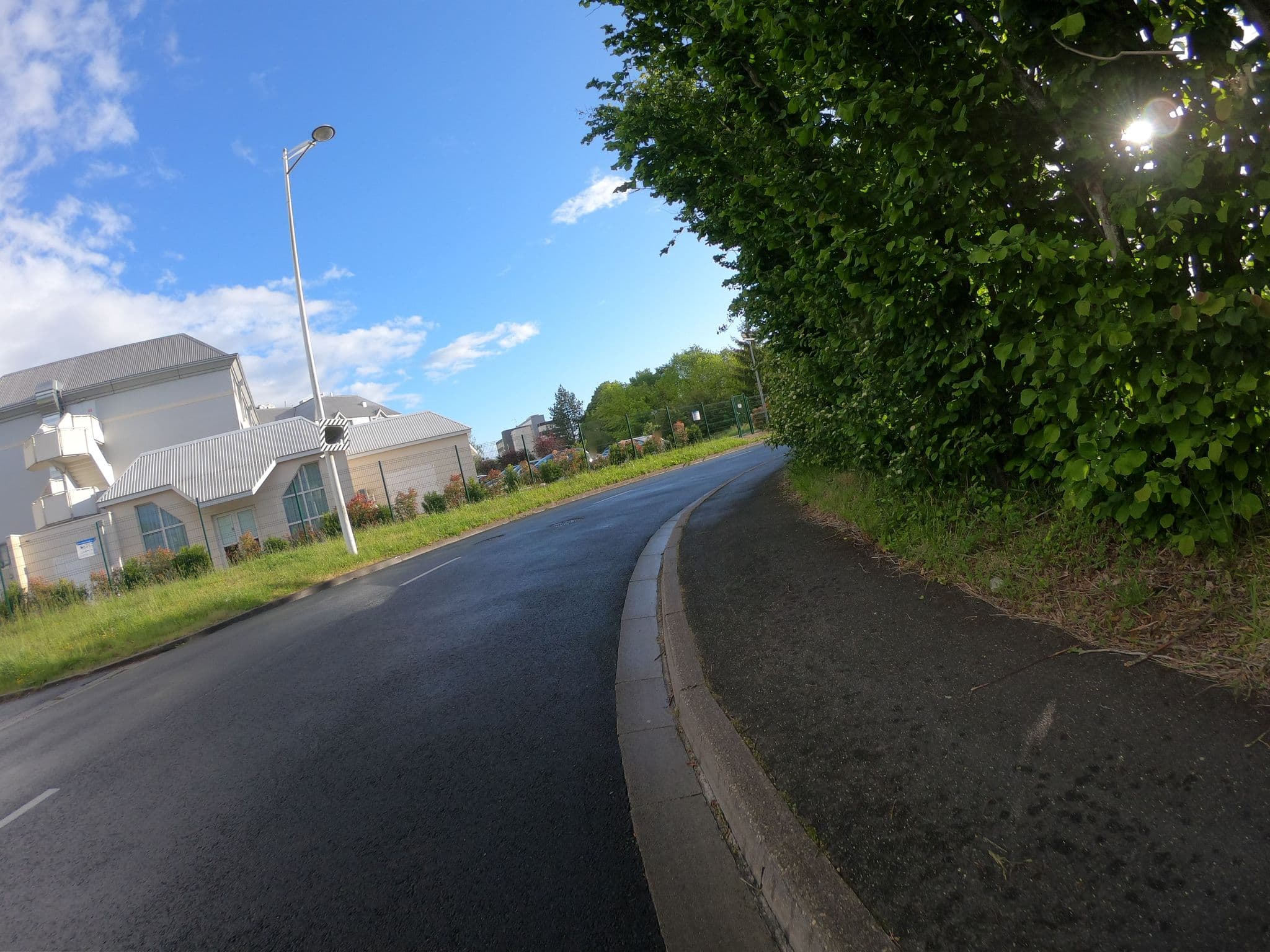Street view near Hôtel Mercure, Parçay-Meslay — © cartocite (CC BY-SA · Mapillary)