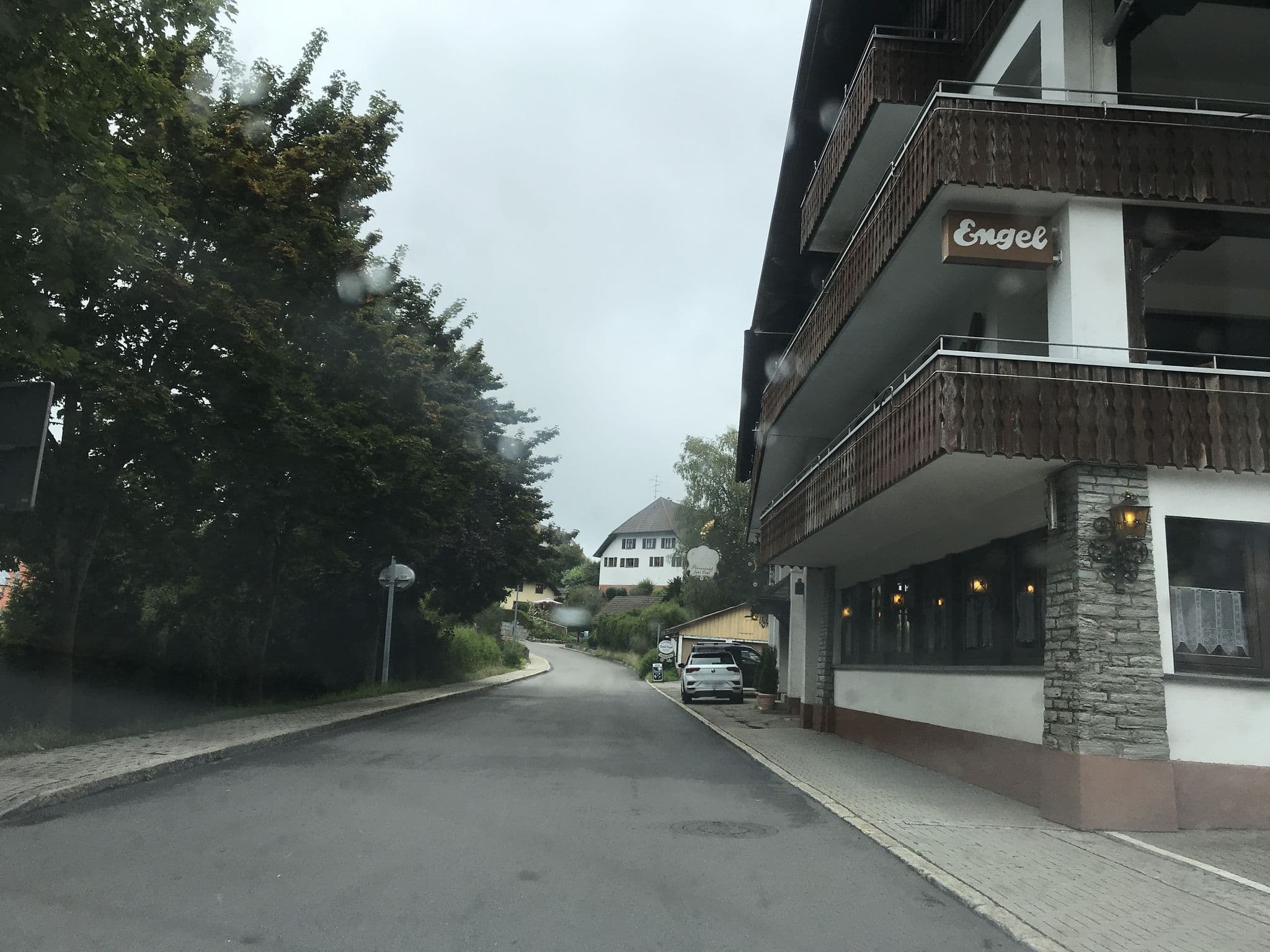 Street view near Ringhotel Goldener Knopf, Rickenbach — © tbkrtz (CC BY-SA · Mapillary)