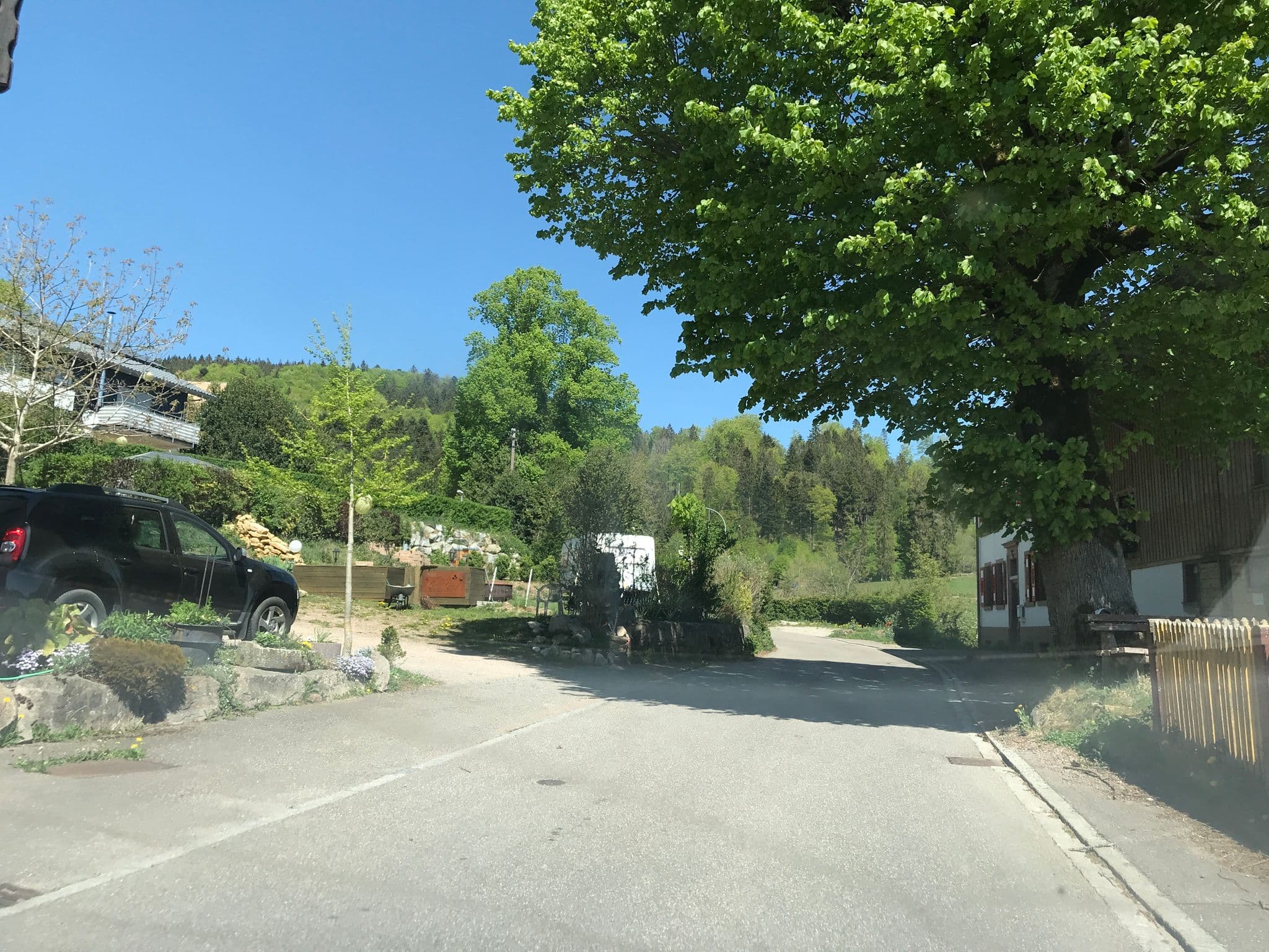Street view near Pension Waldhaus Uehlin Inh. Frank Uehlin, Hasel — © tbkrtz (CC BY-SA · Mapillary)