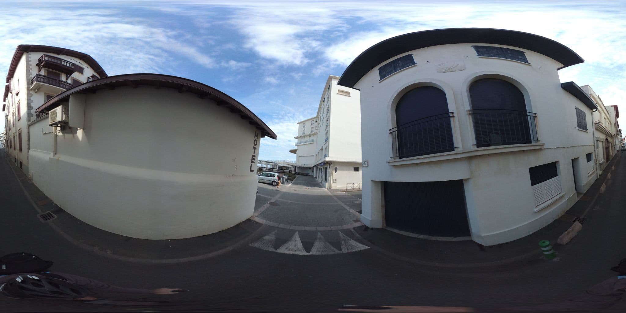 Street view near Hôtel Bel-Air, Saint-Jean-de-Luz — © geovelo (CC BY-SA · Mapillary)