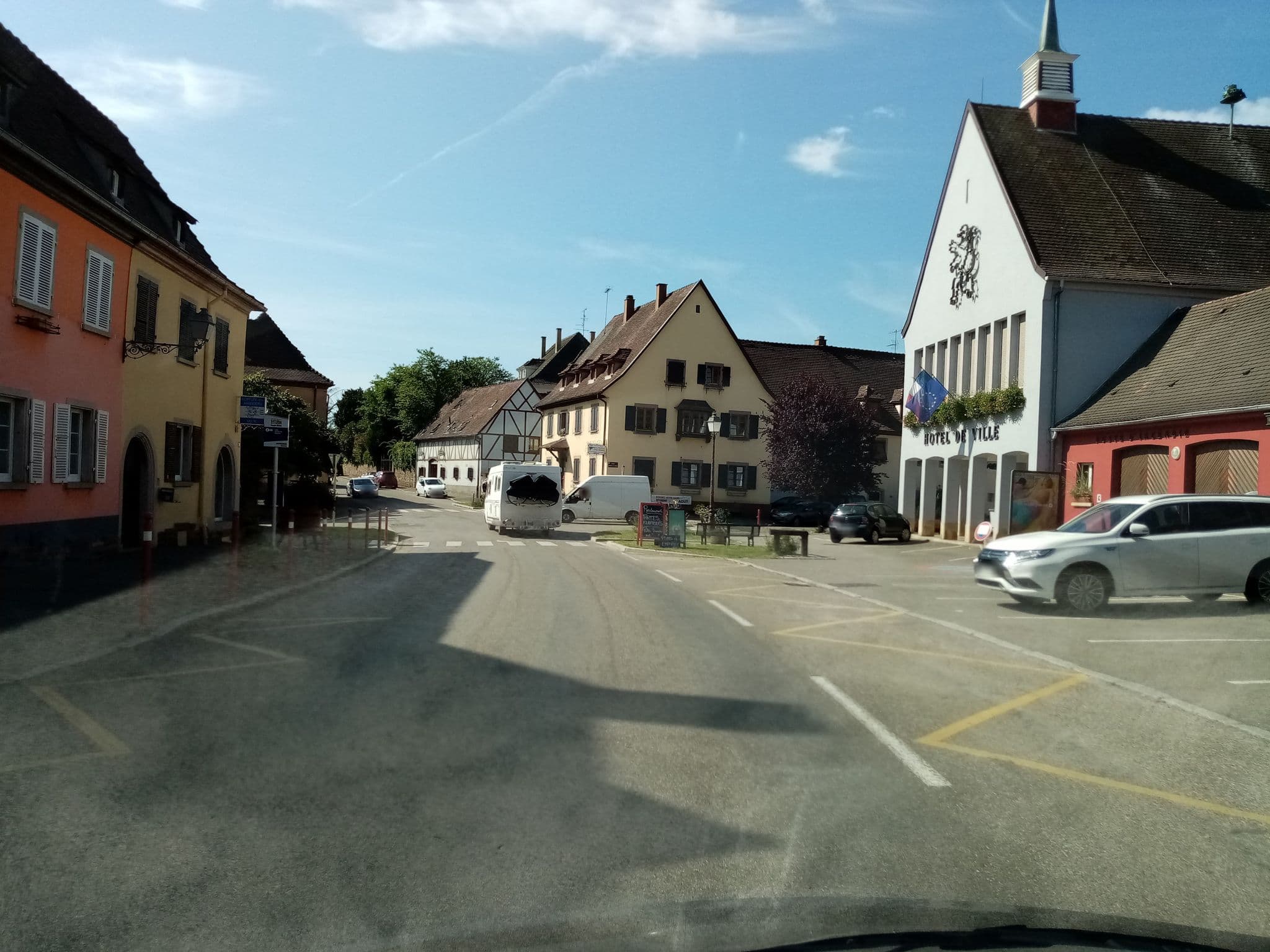 Street view near Le Mittelwihr, Bennwihr — © micmin1972 (CC BY-SA · Mapillary)