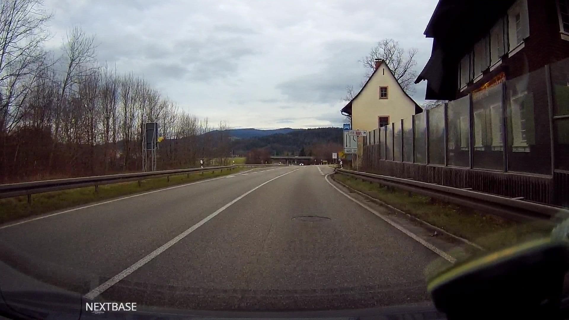 Street view near Hofgut Himmelreich Hotel Kirchzarten, Kirchzarten — © derlipper (CC BY-SA · Mapillary)