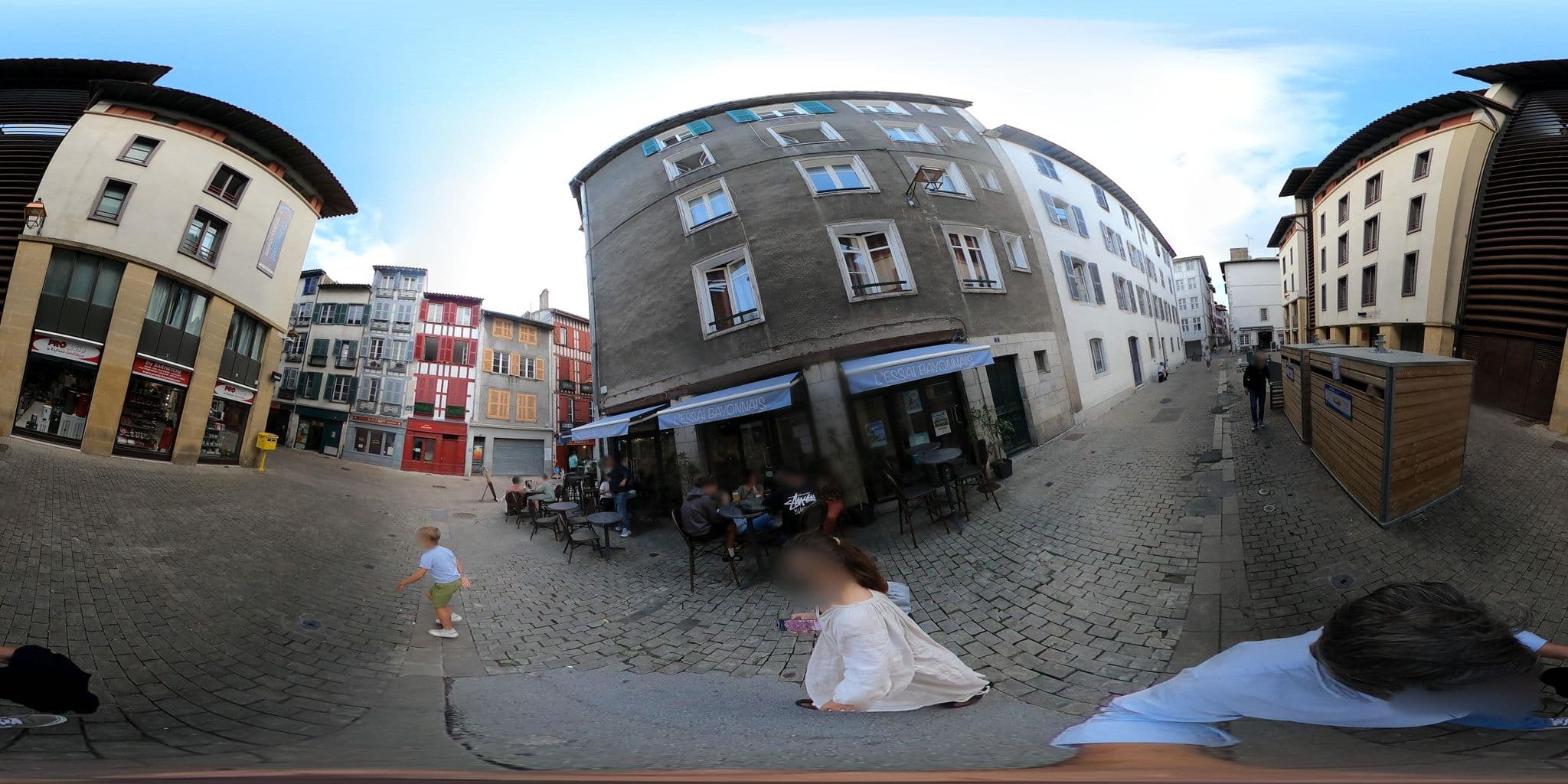 Street view near Temporésidences - Châteauneuf, Bayonne — © sanjorgepinho (CC BY-SA · Mapillary)